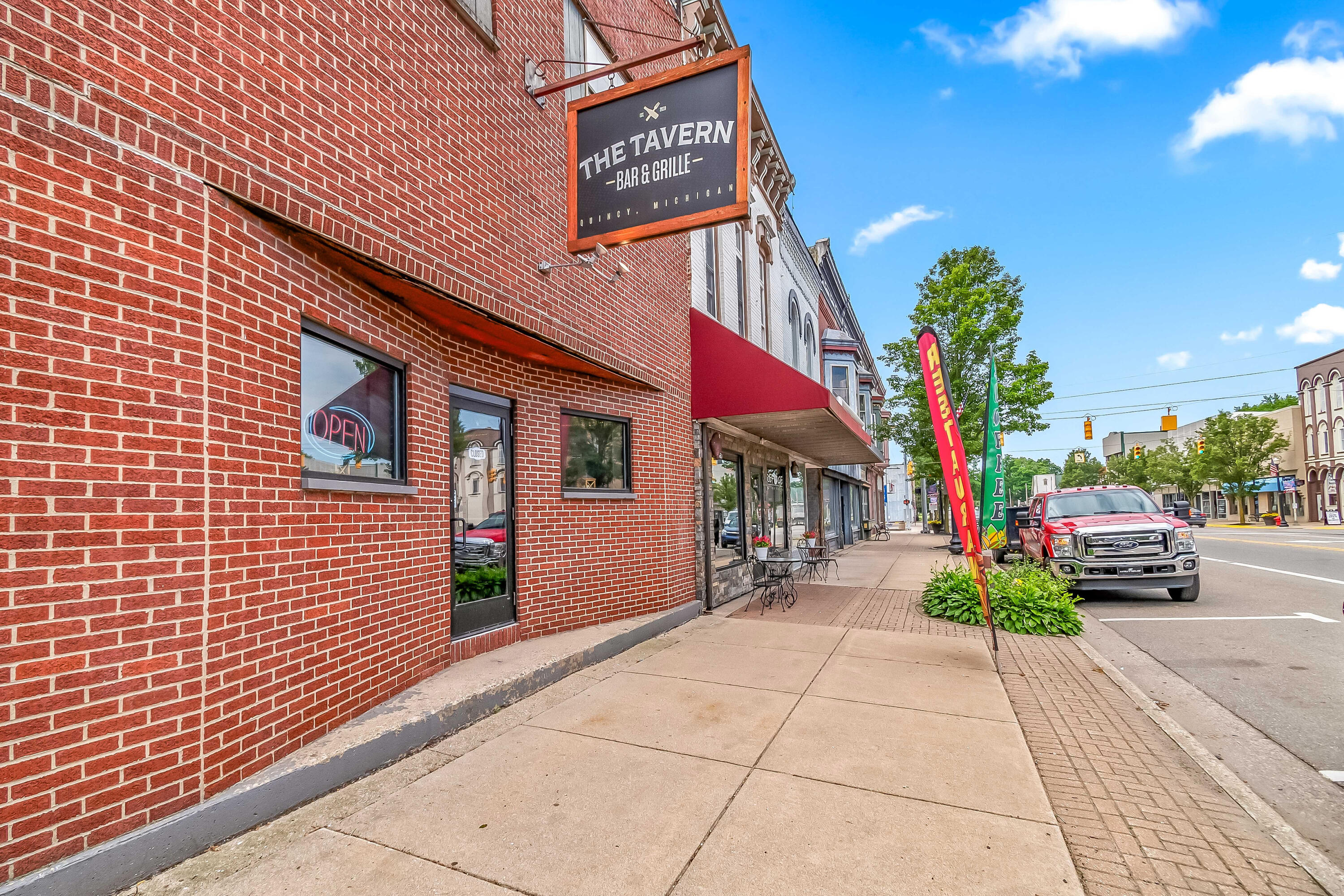 15 E Chicago Street Property Photo 2