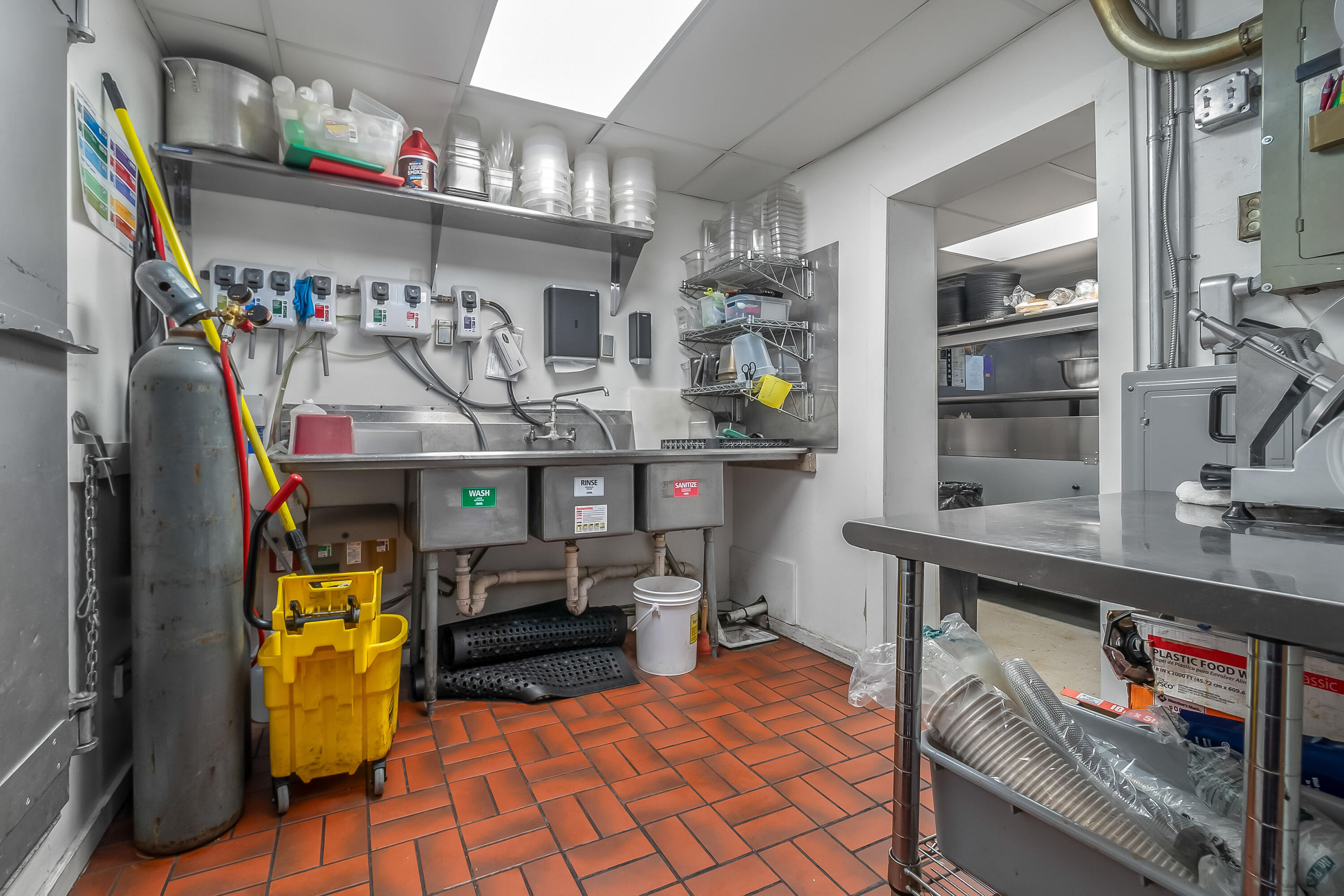 15 E Chicago Street Property Photo 12