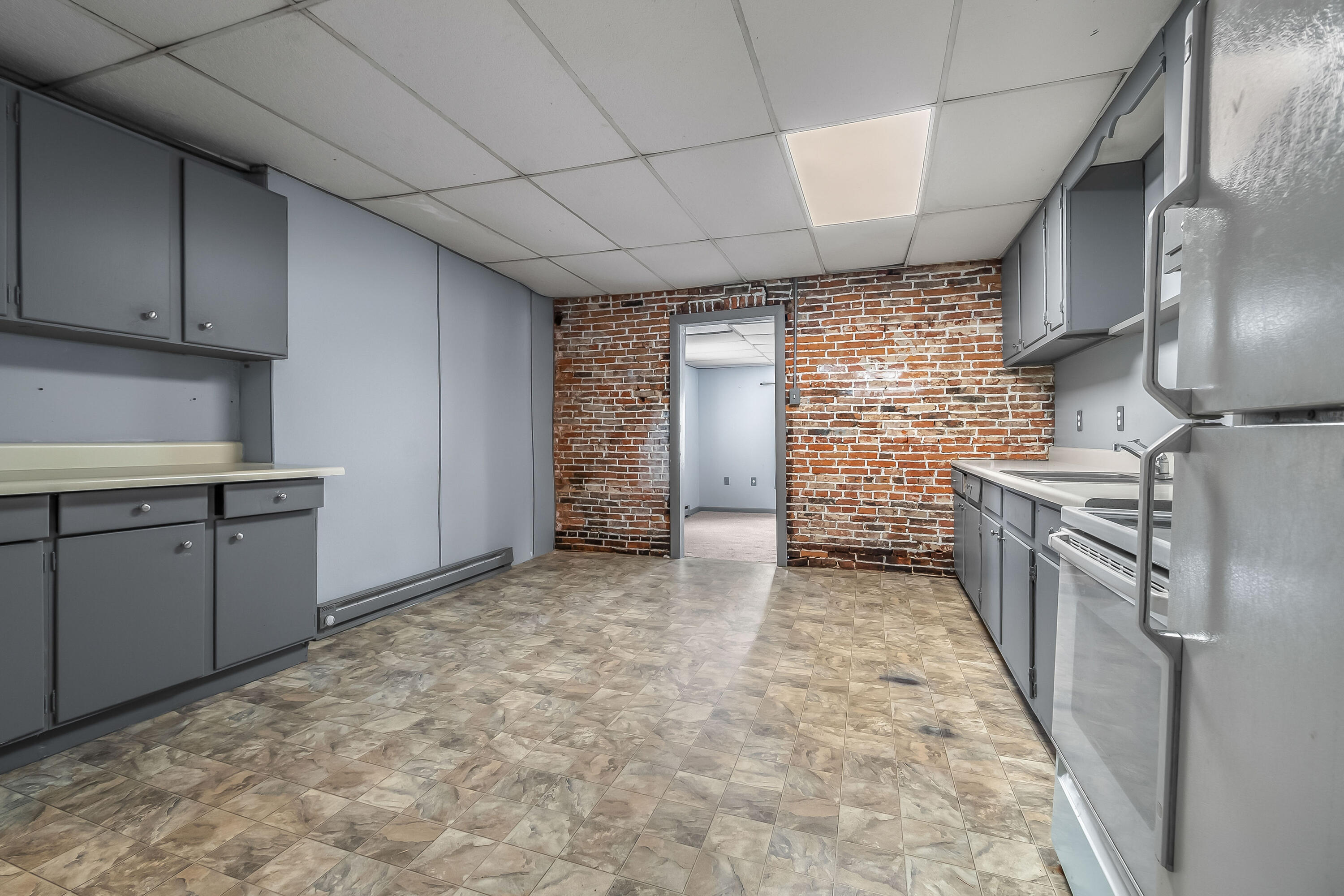 15 E Chicago Street Property Photo 17