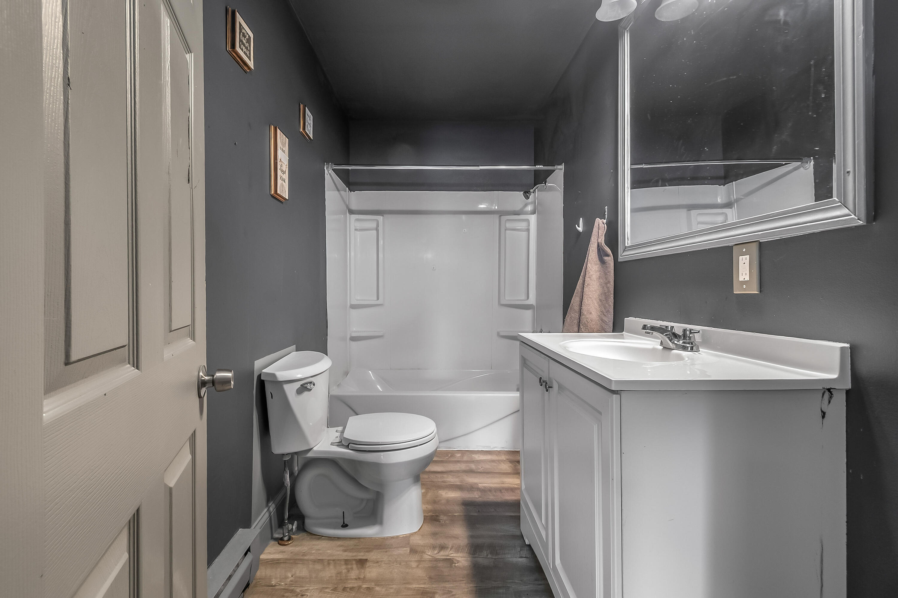 15 E Chicago Street Property Photo 23
