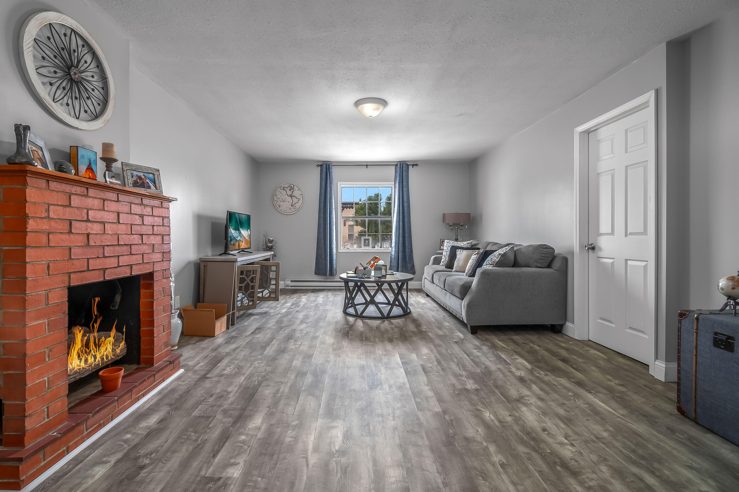 15 E Chicago Street Property Photo 26