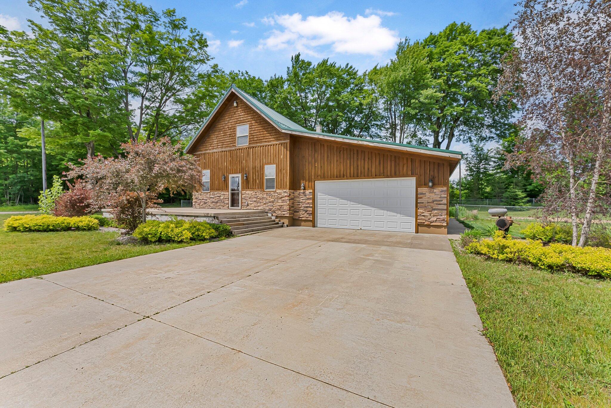 1019 E 32 Road Road Property Photo 1