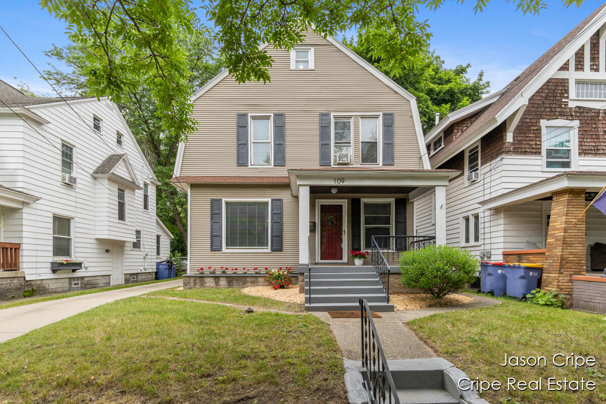 109 Fuller Avenue Se Property Photo 1