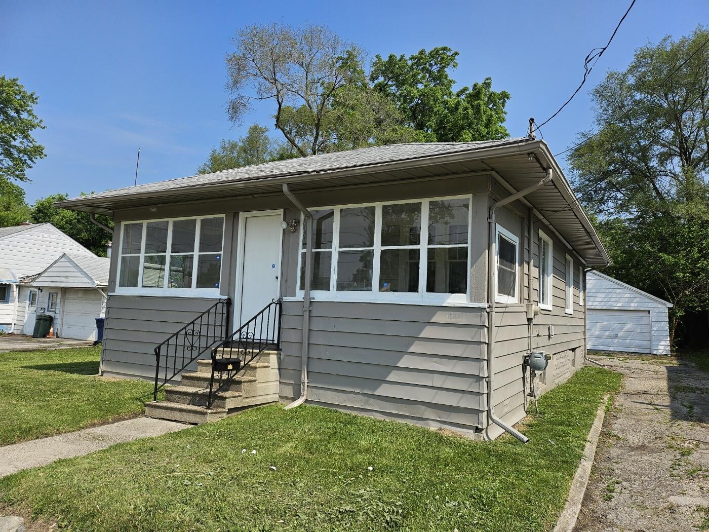 1102 W Atherton Road Property Photo 1