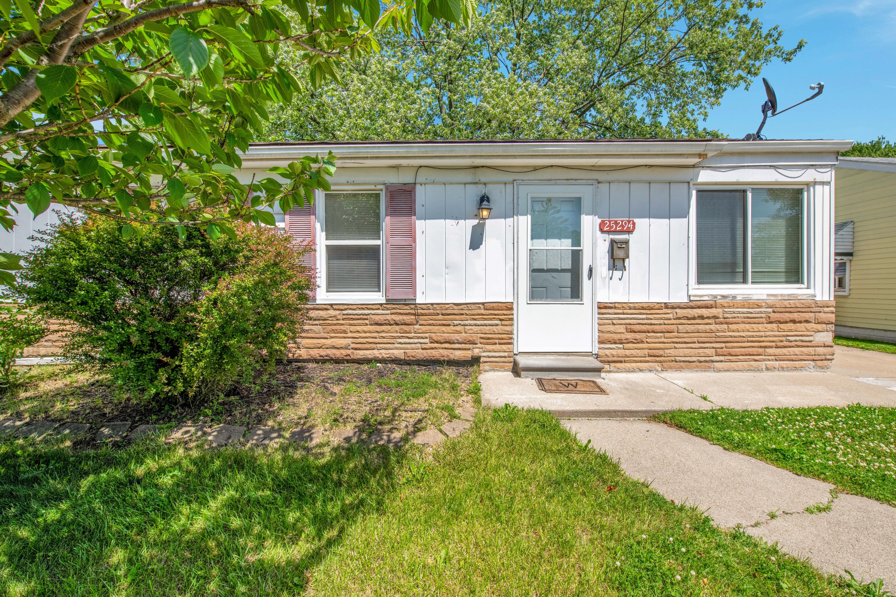 25294 Wiseman Street Property Photo 1