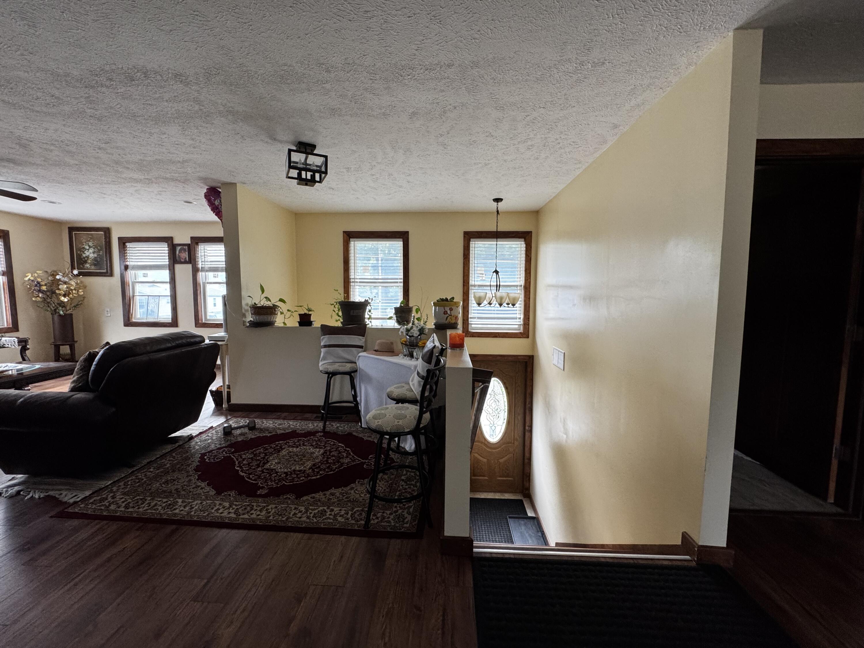 313 N Matteson Street Property Photo 5