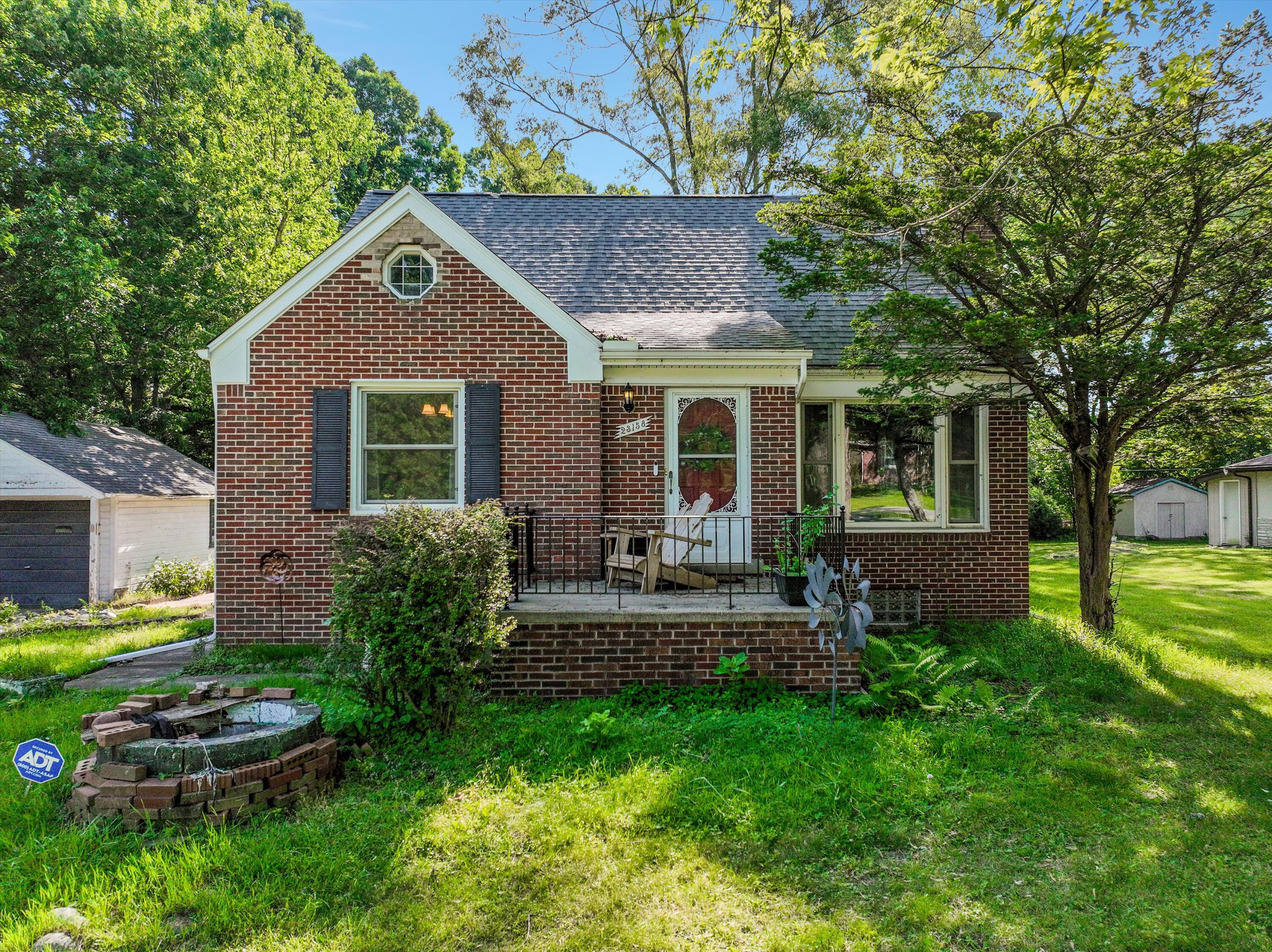 23158 Ranch Hill Drive E Property Photo 1