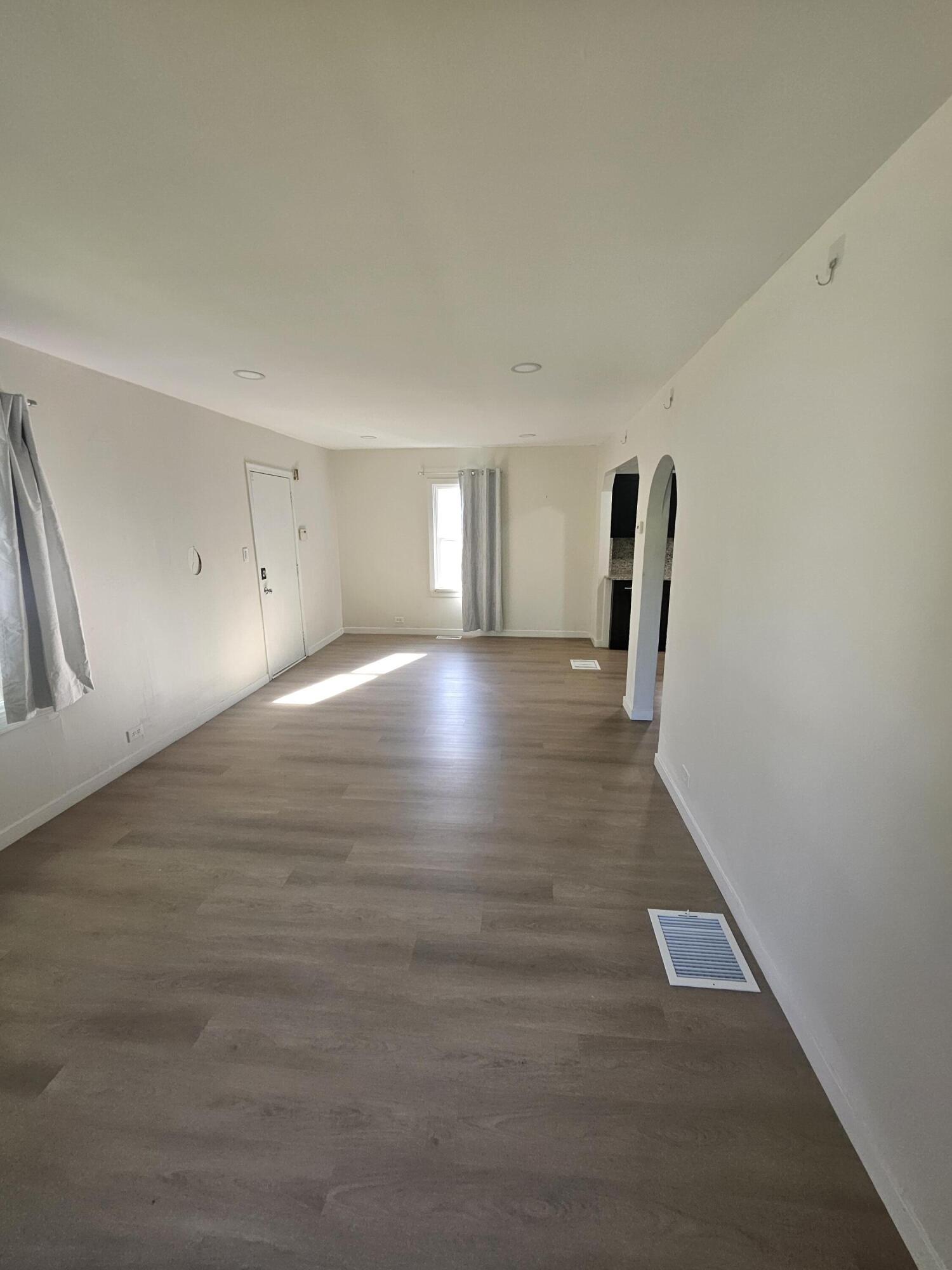 1221 S Congress Street Property Photo 5