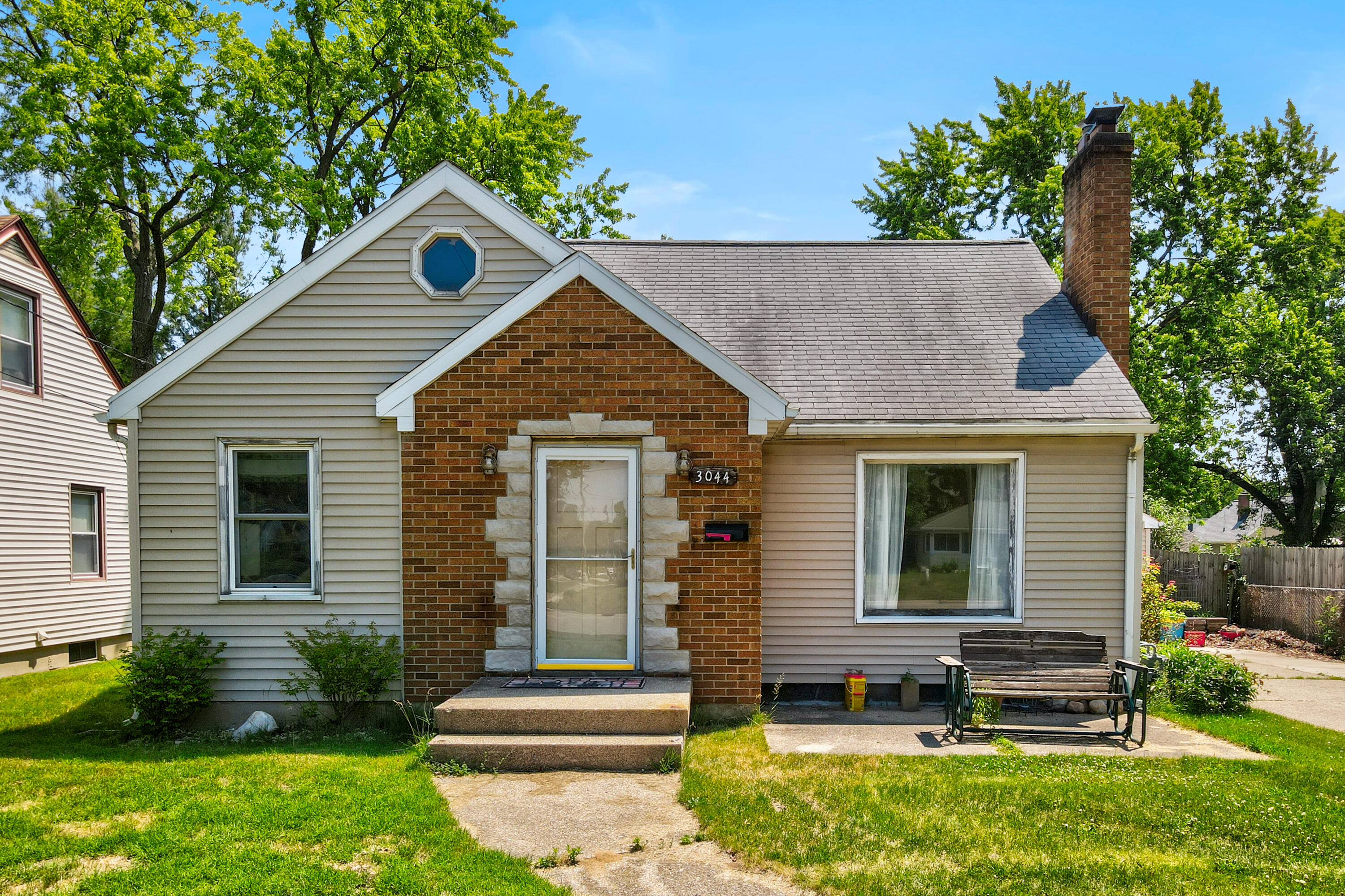 3044 Clyde Park Avenue Sw Property Photo 1