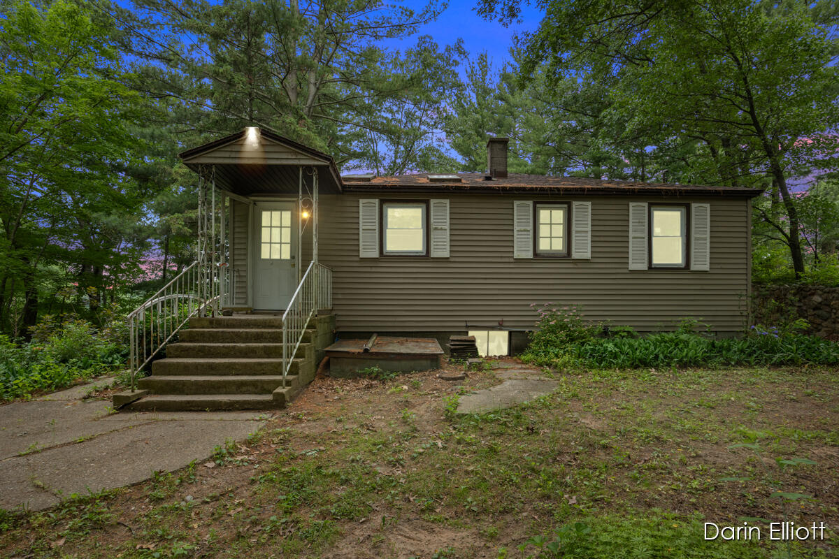 7985 Island View Drive Property Photo 1