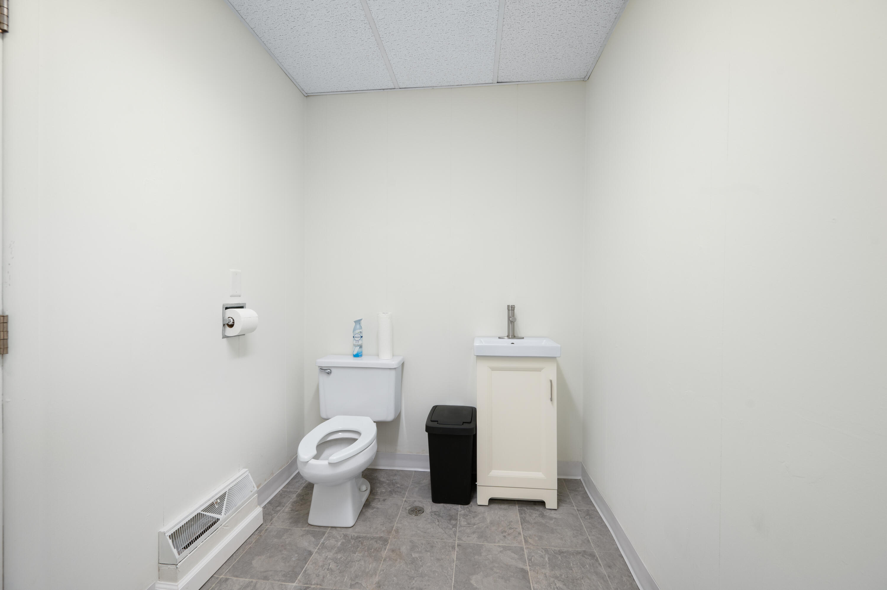 605 N State St Property Photo 8