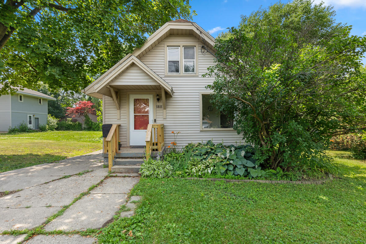 1811 Vermont Avenue Property Photo 1