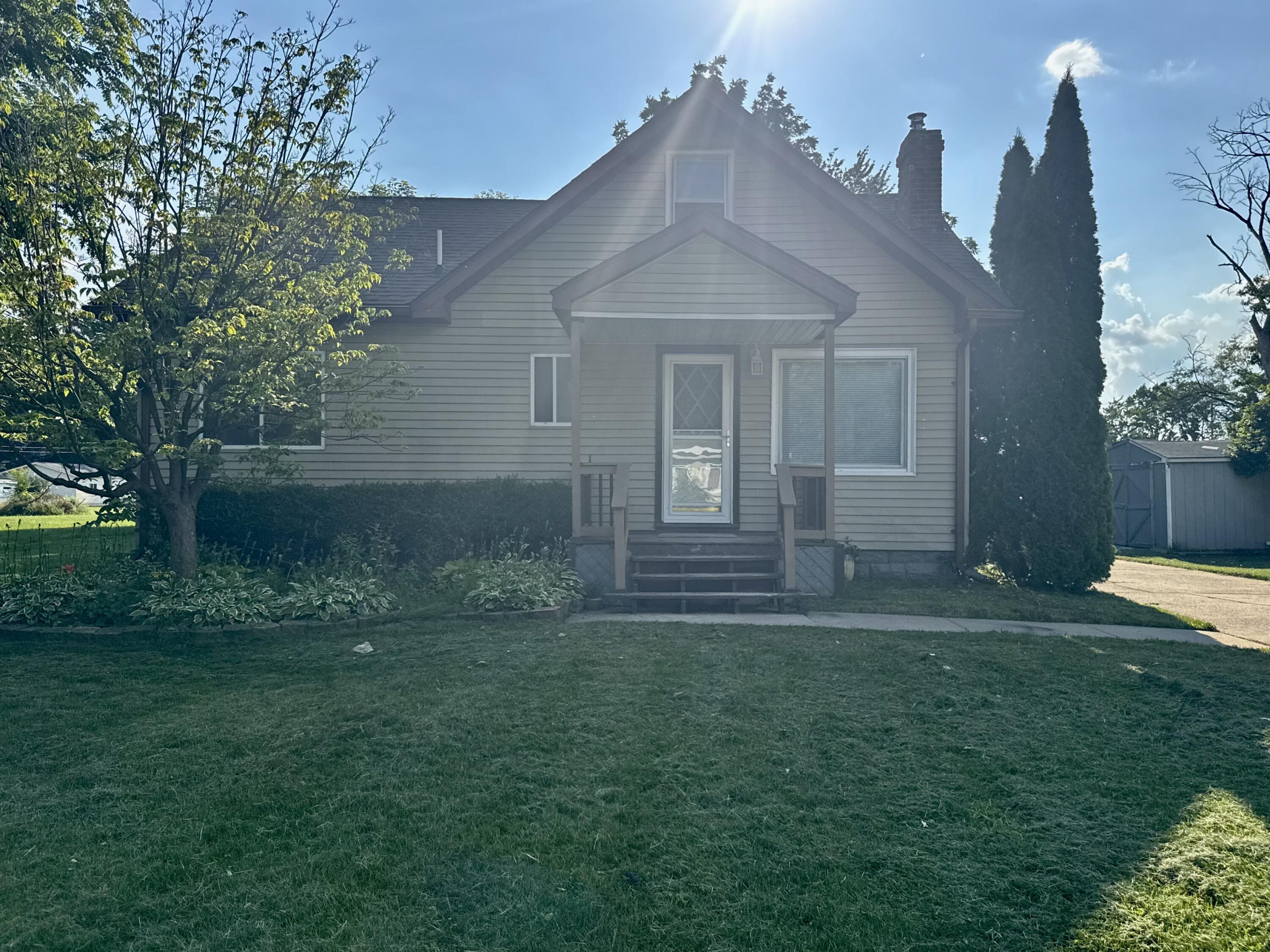 1893 Emily Court Property Photo 1