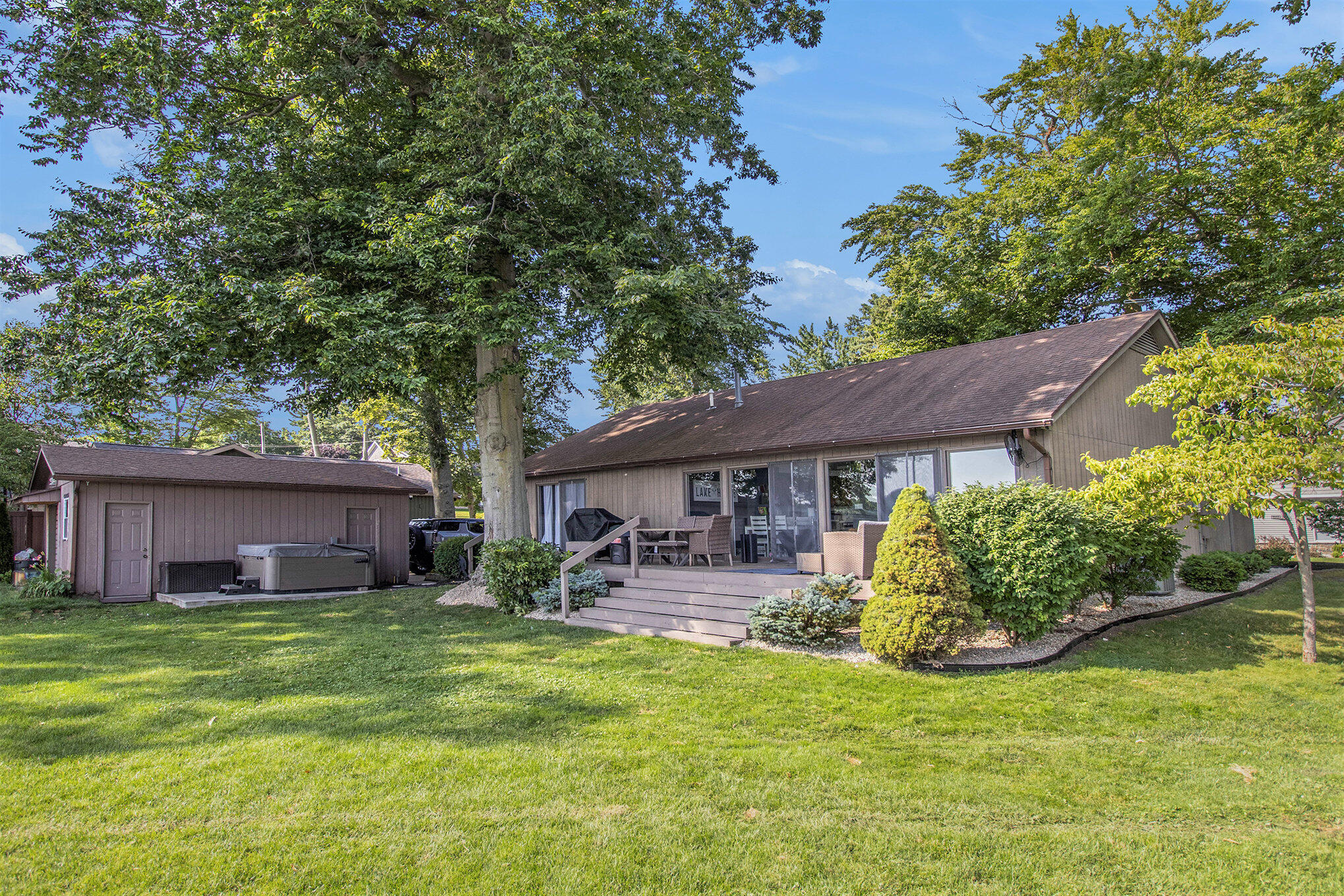 3265 Elmwood Beach Road Property Photo 1