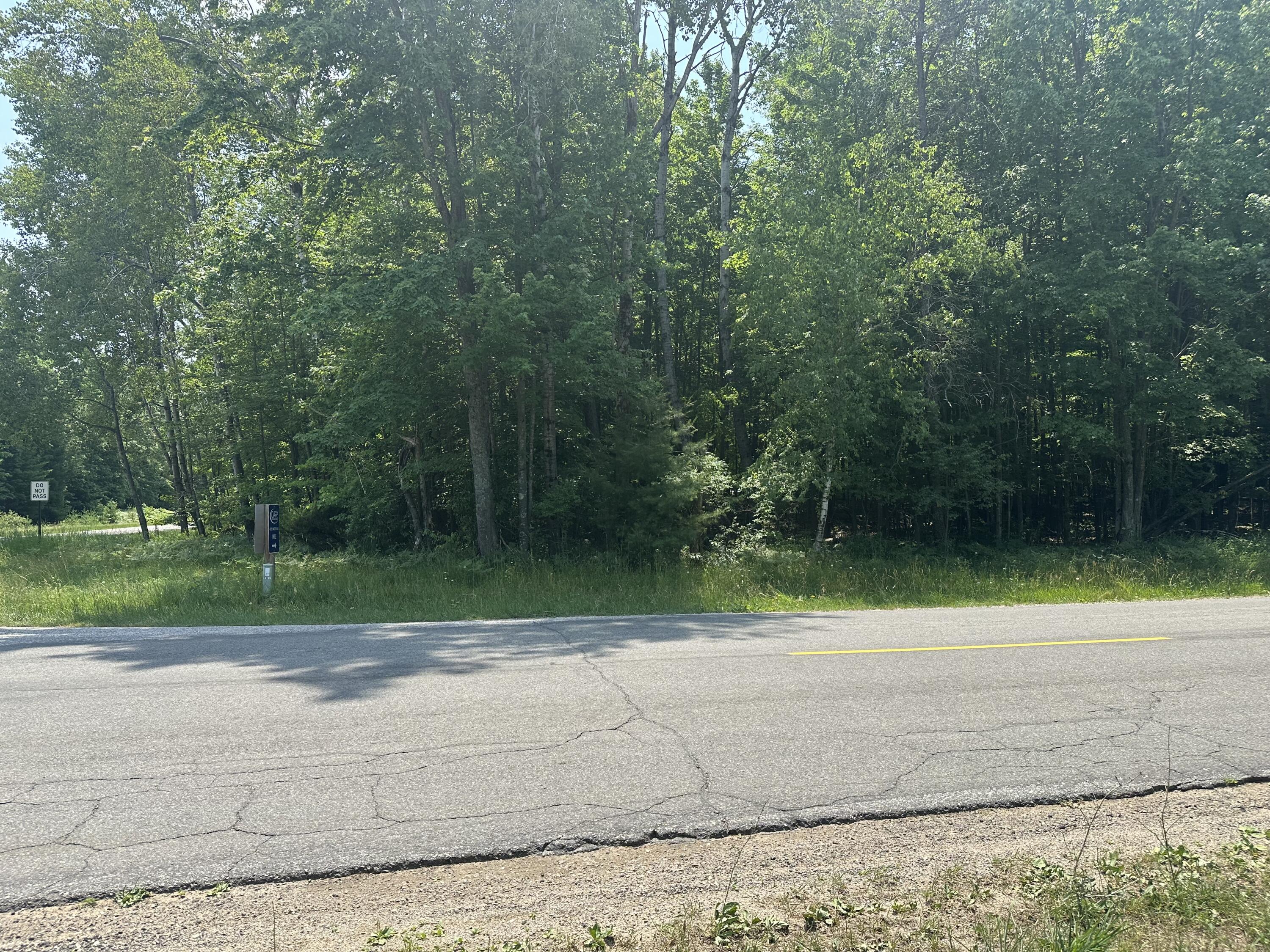 8747 E Kinney Road Property Photo 1