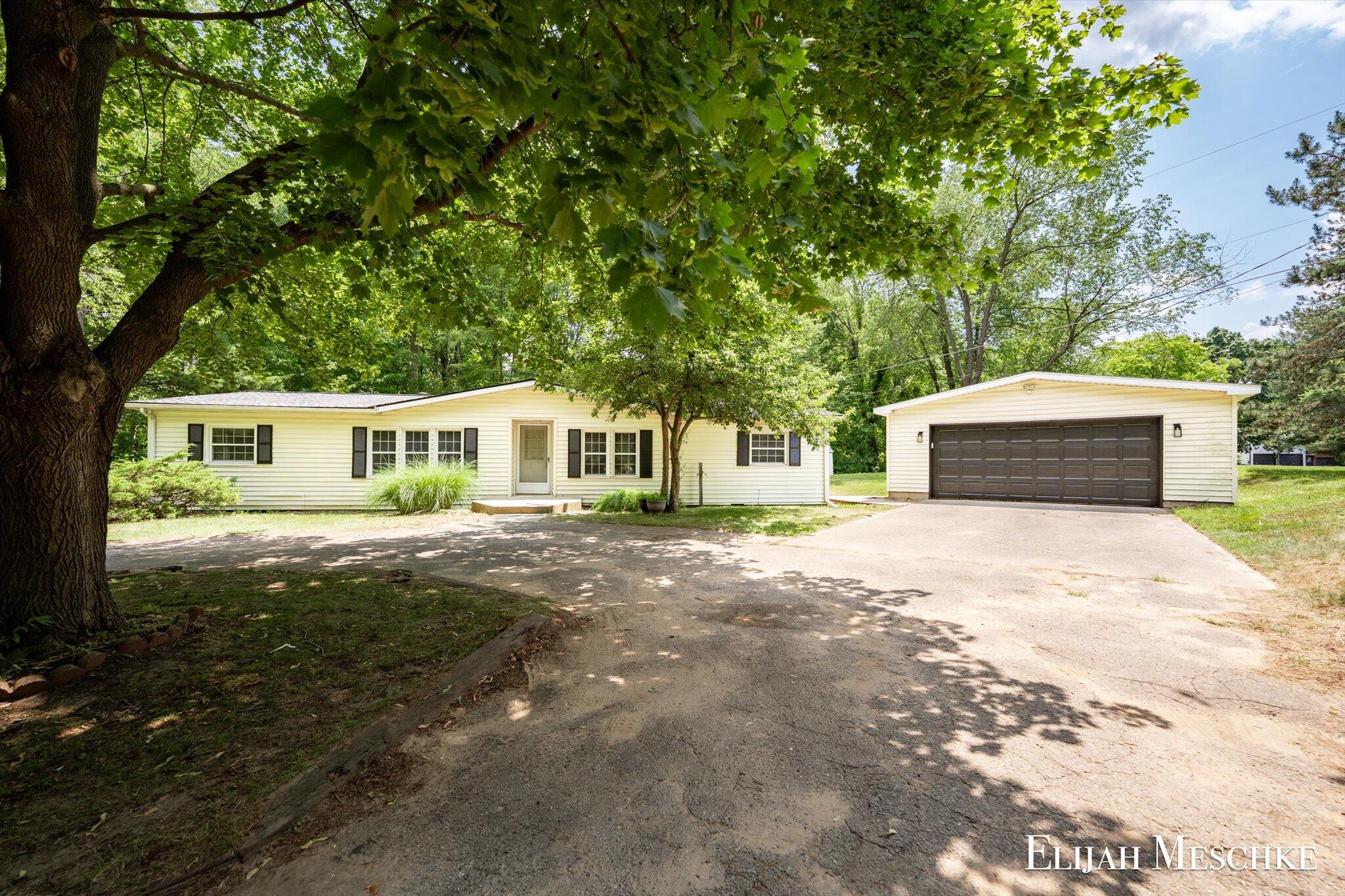 5390 14 Mile Road Ne Property Photo 1