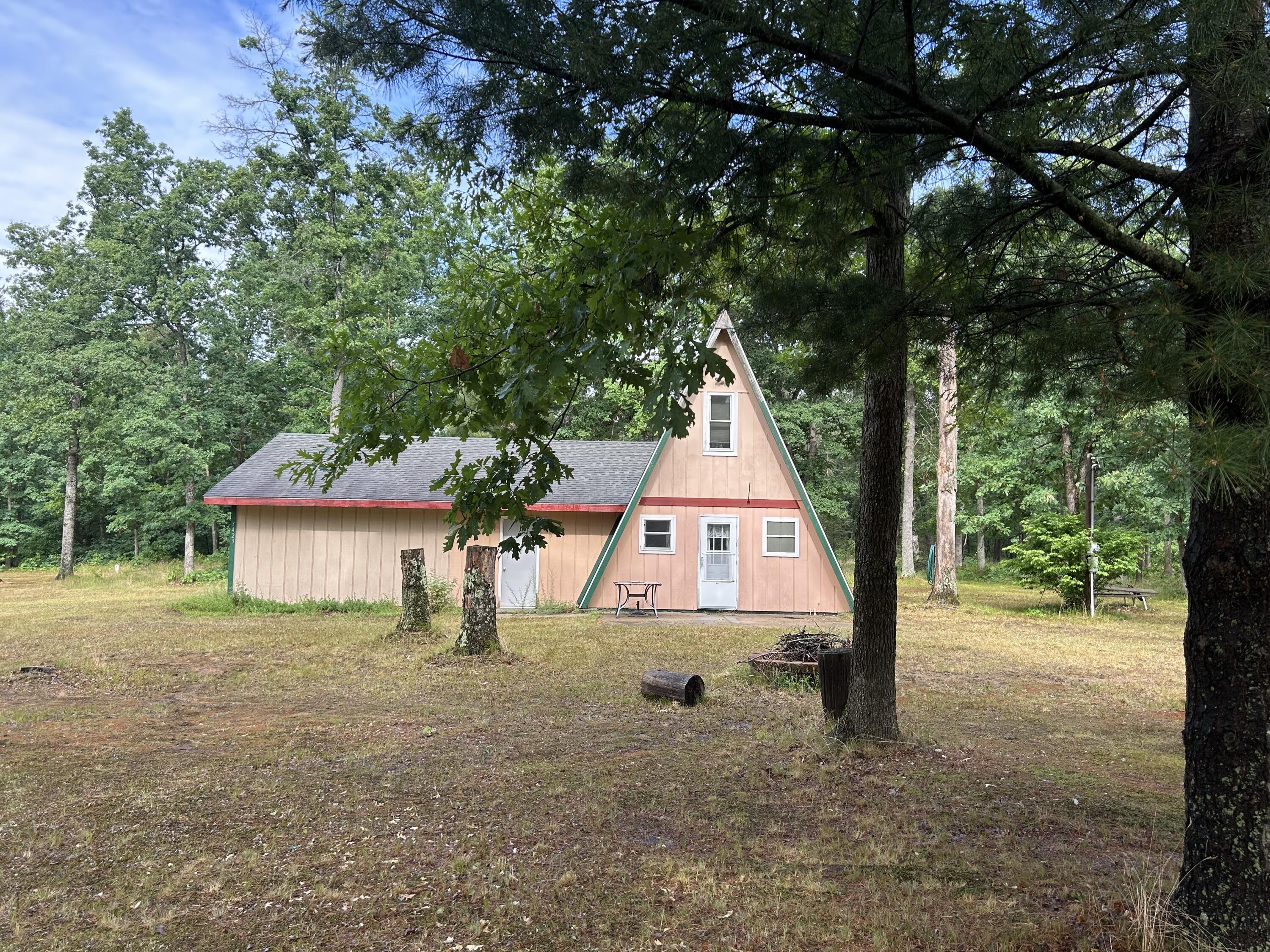 3423 S James Road Property Photo 1