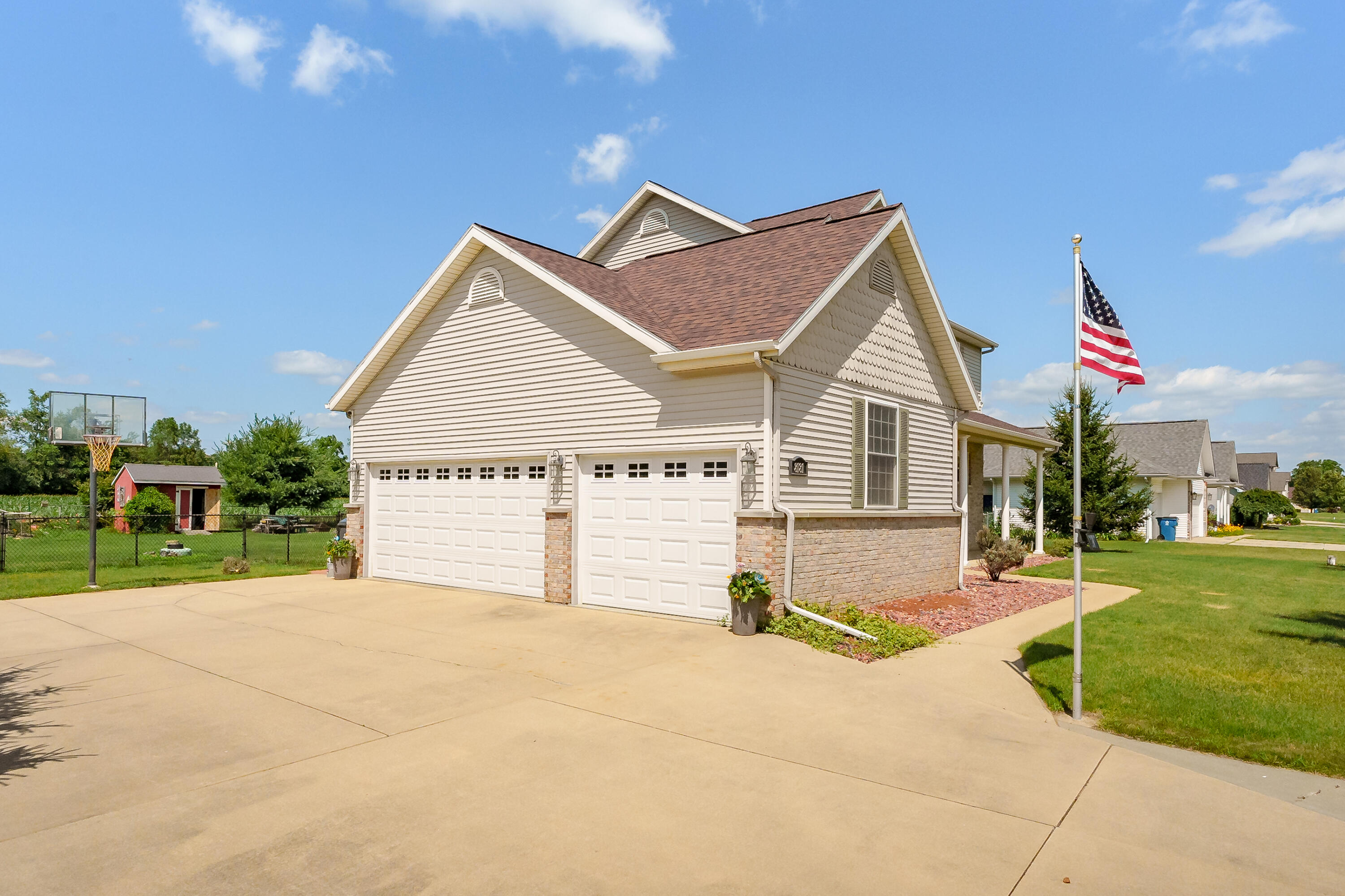 8181 Fawn Meadow Trail Property Photo 2