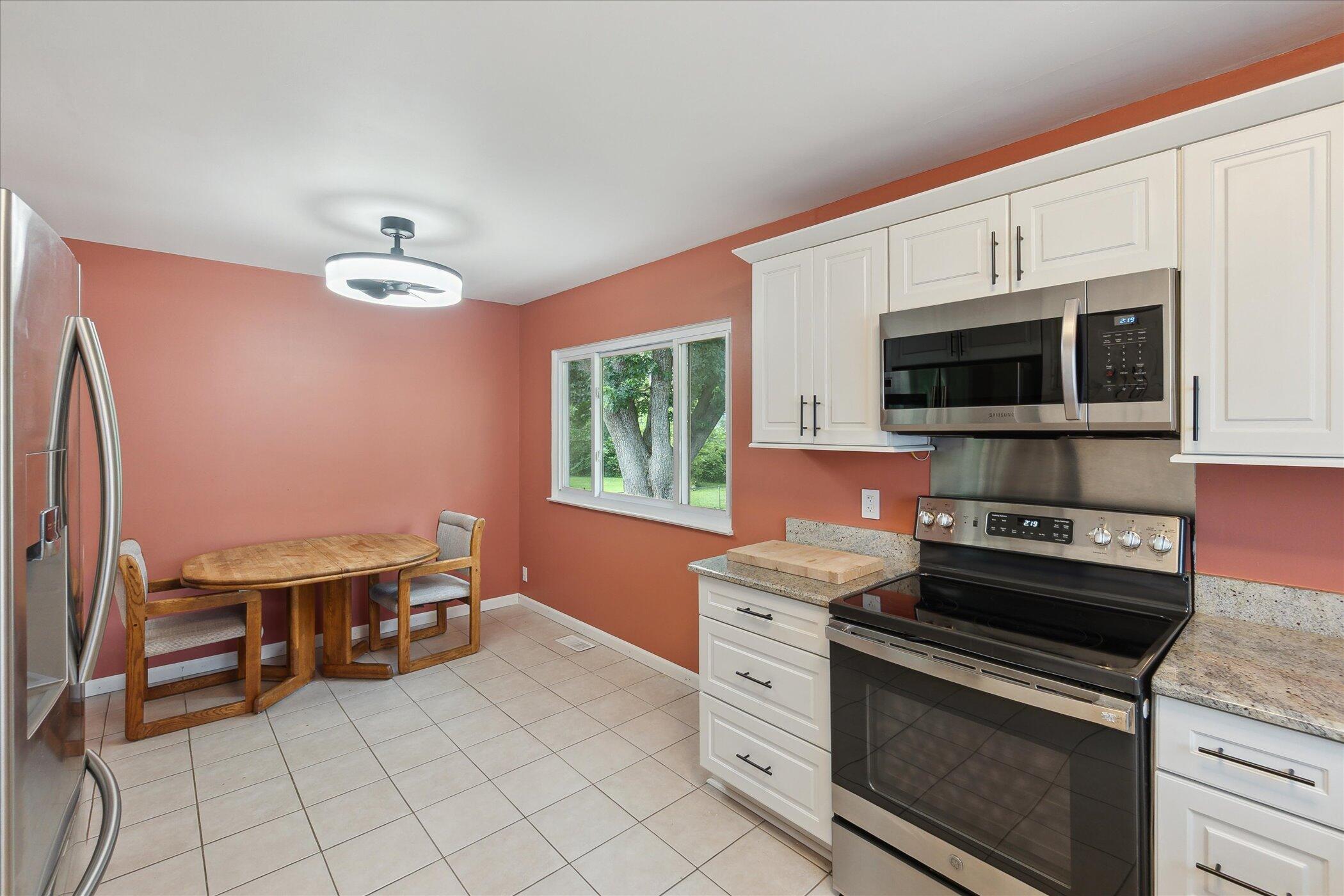 910 Newport Drive Property Photo 10