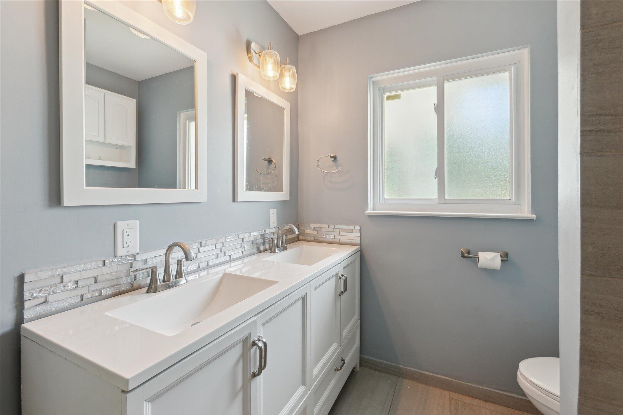 910 Newport Drive Property Photo 13