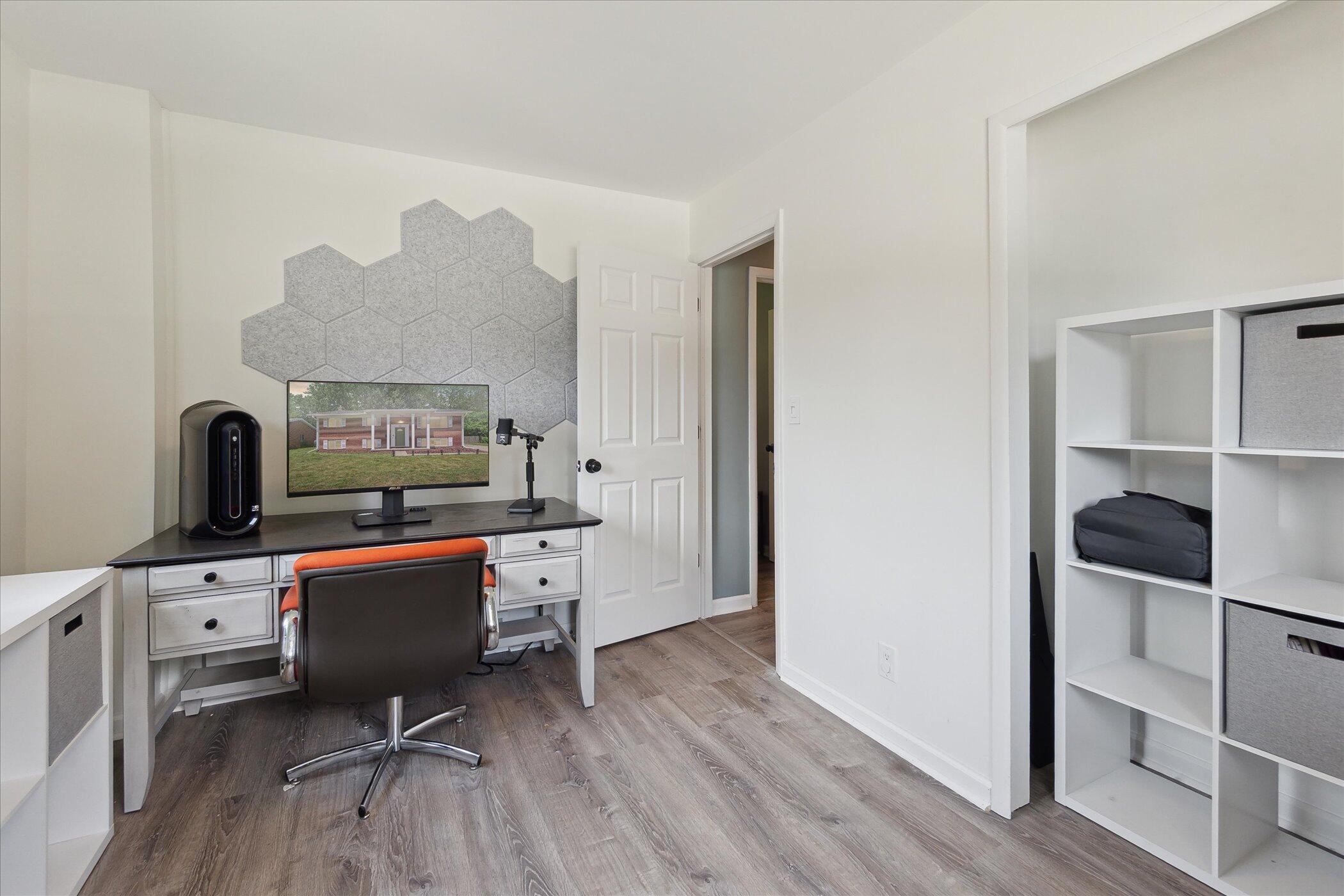 910 Newport Drive Property Photo 20