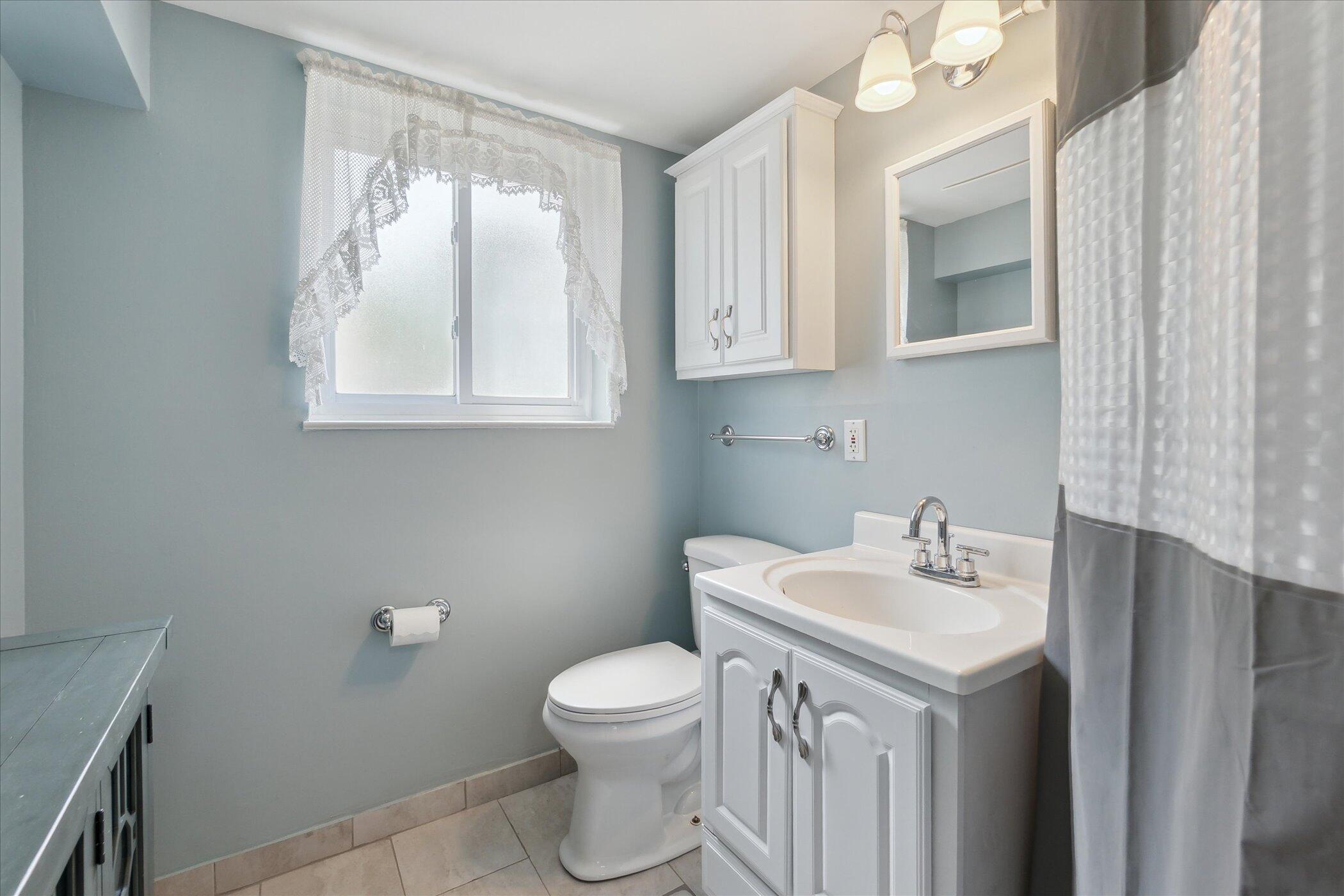 910 Newport Drive Property Photo 28