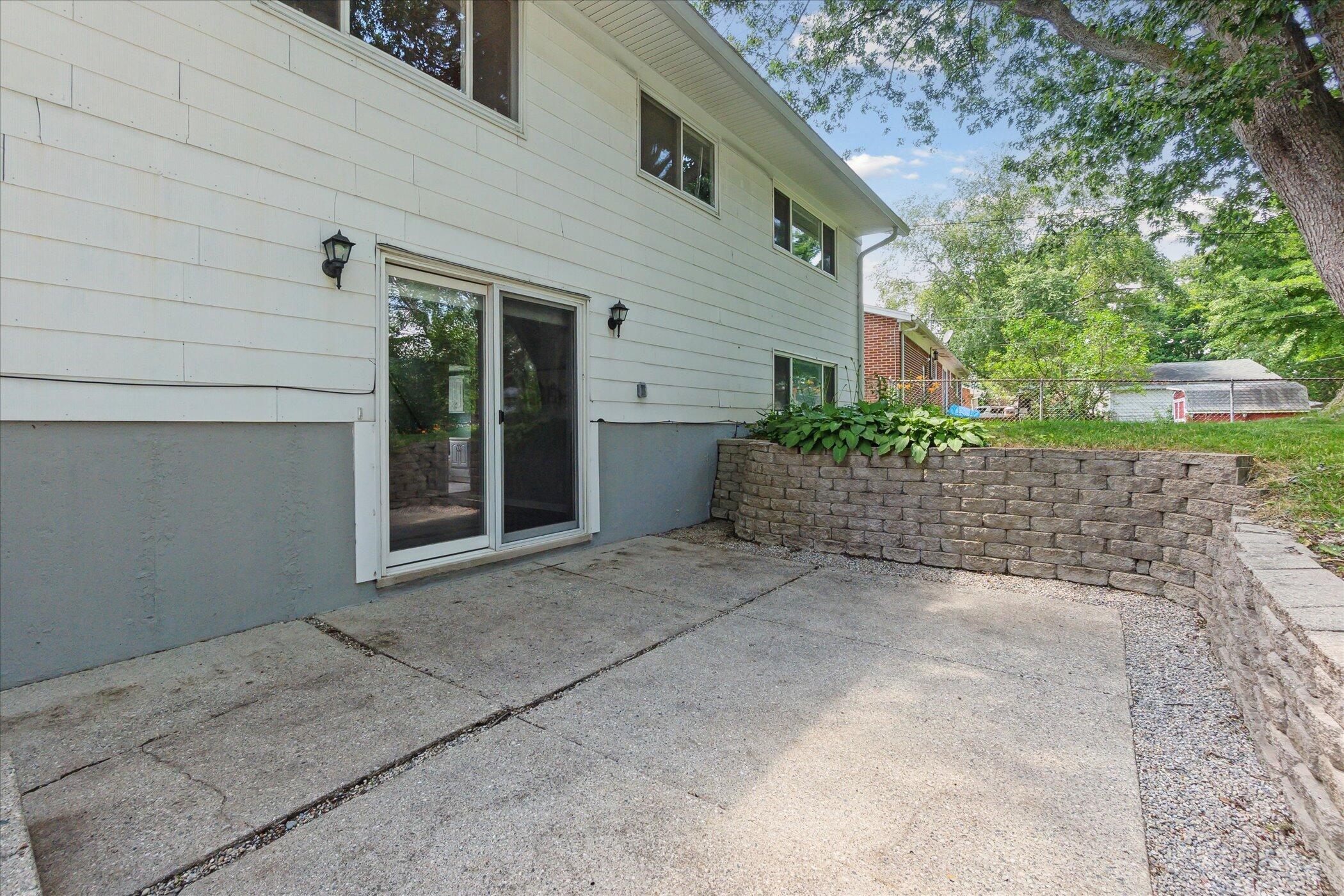 910 Newport Drive Property Photo 33