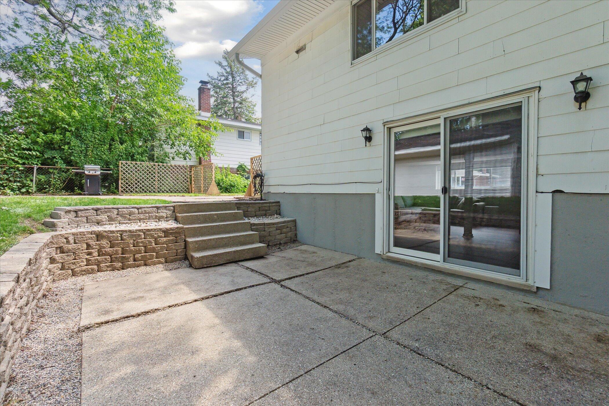 910 Newport Drive Property Photo 34