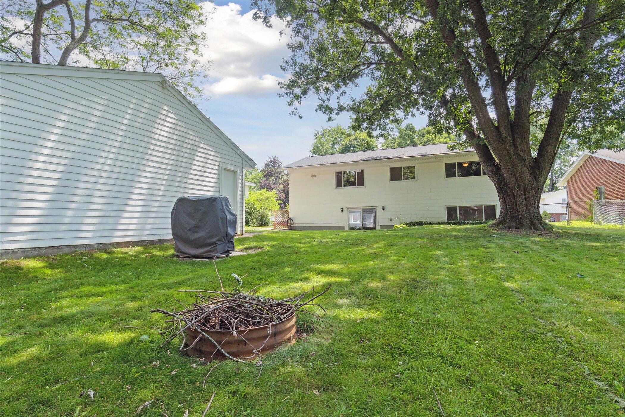910 Newport Drive Property Photo 37