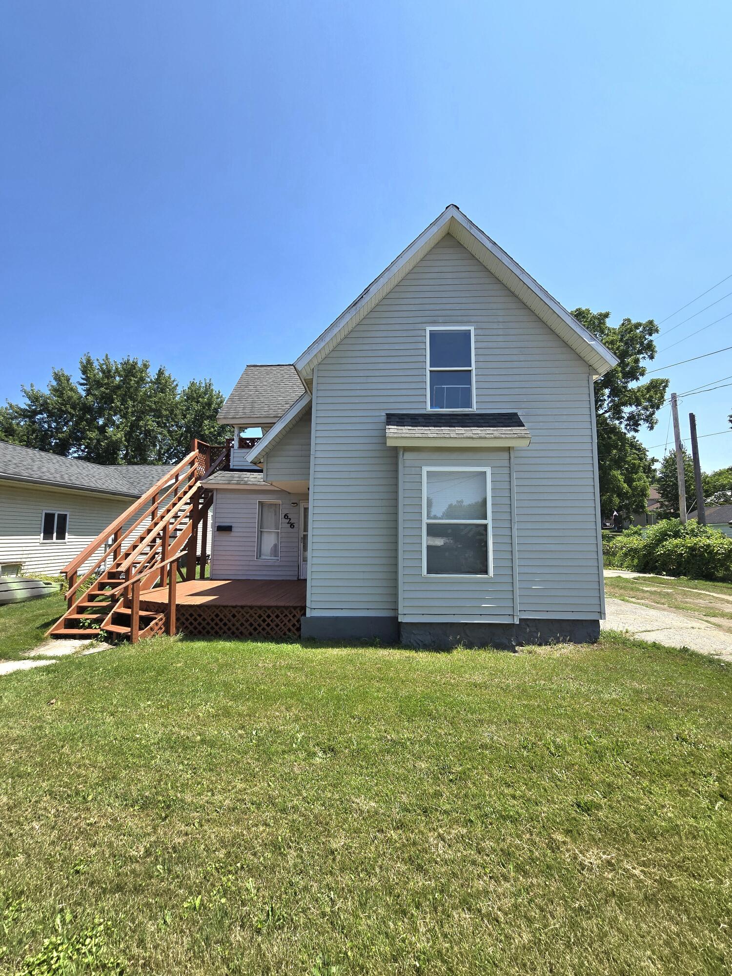 626 S Front Street Property Photo 1