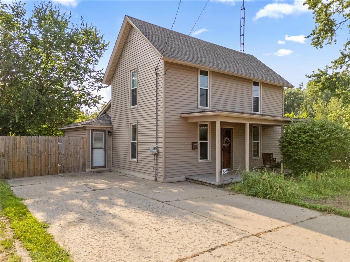851 N Leroy Street Property Photo 1
