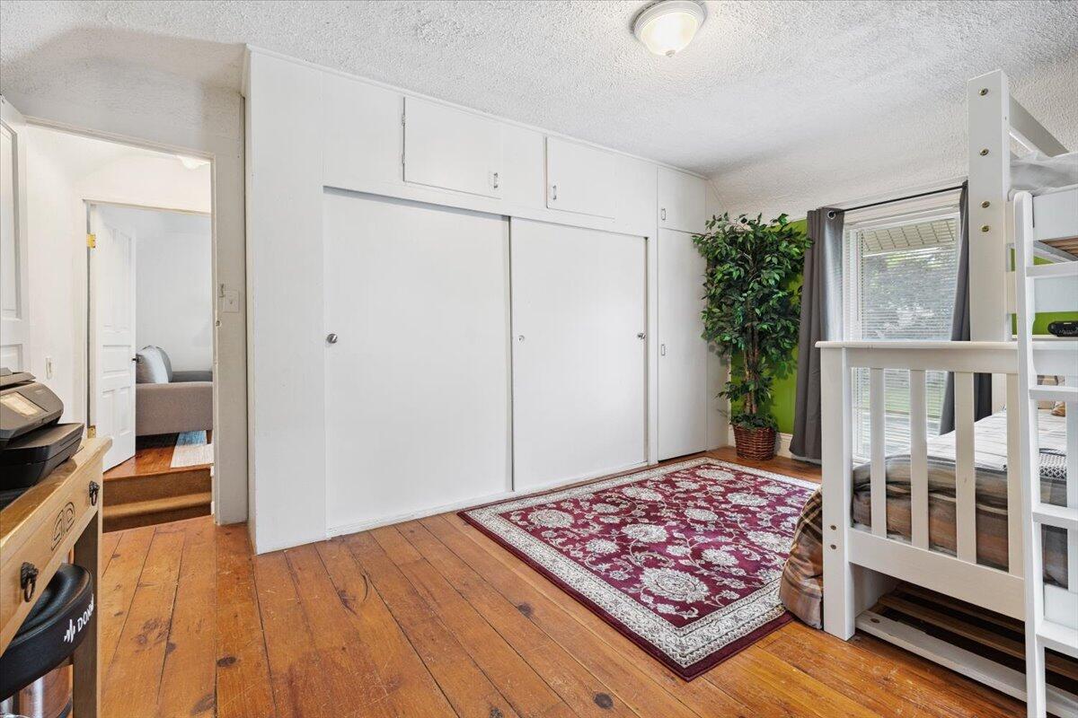 851 N Leroy Street Property Photo 17