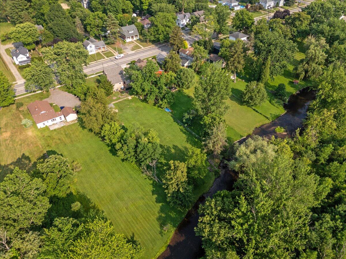 851 N Leroy Street Property Photo 27