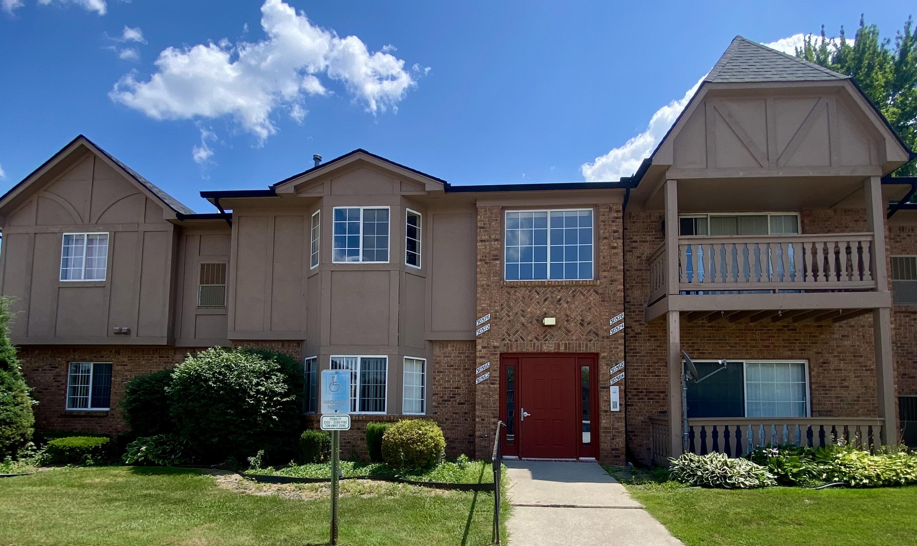 30566 Oakridge Manor Drive, 24