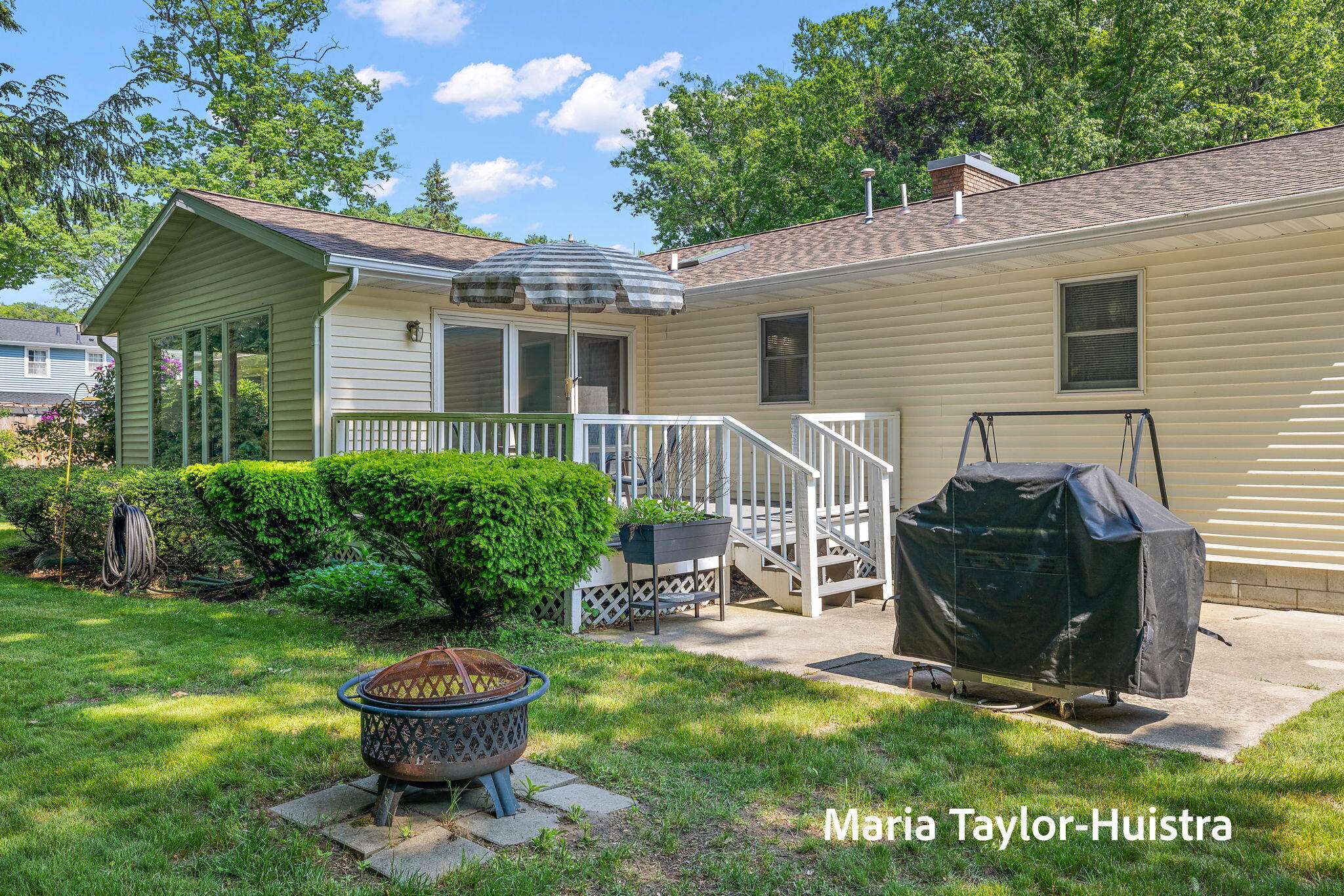 16205 Suffolk Drive Property Photo 1