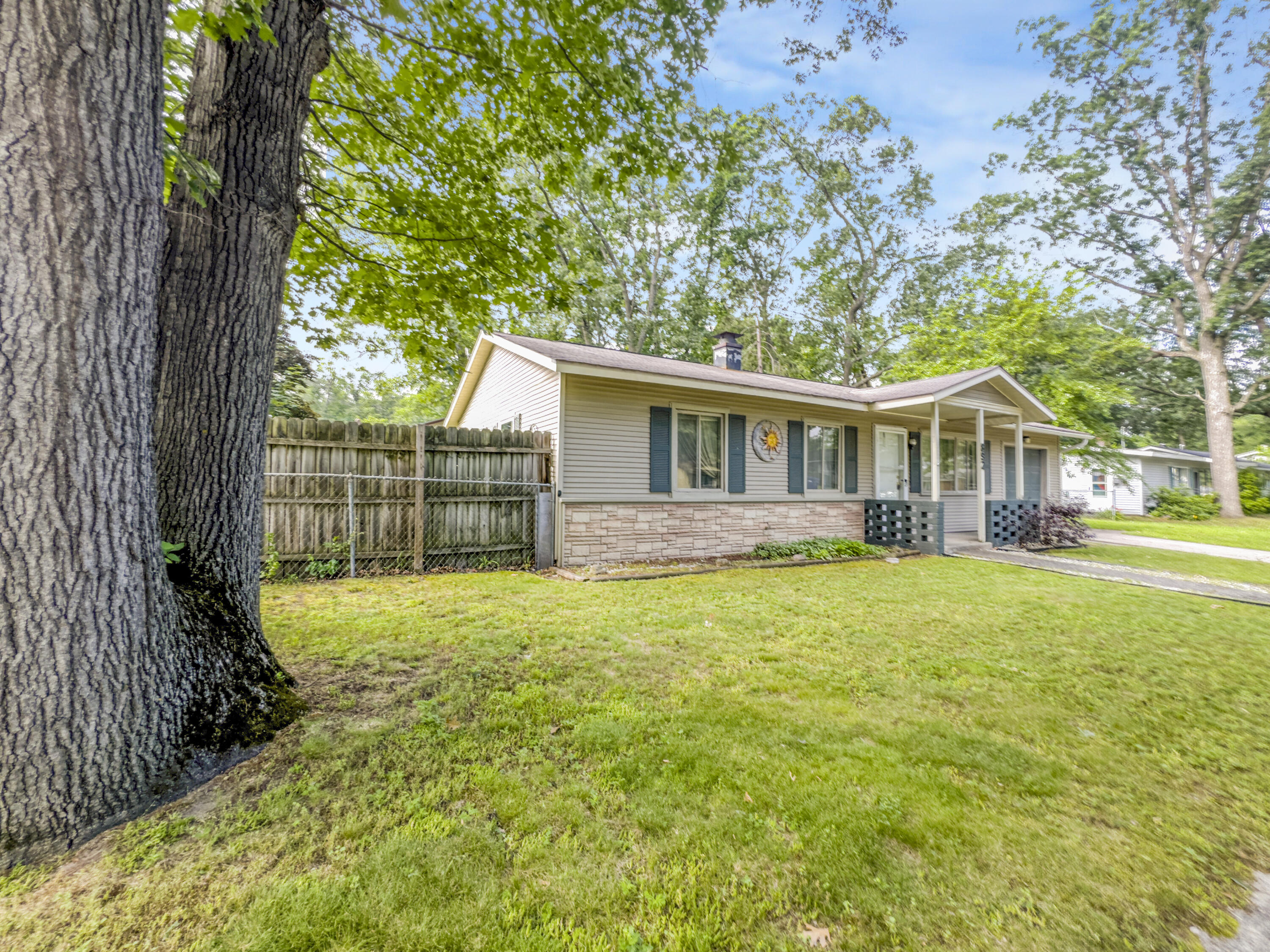 892 Oakdale Drive