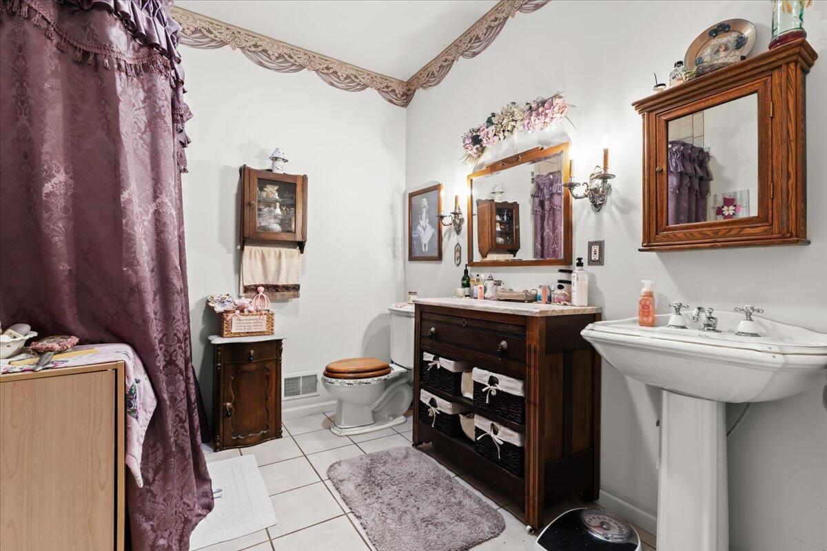 1075 Crystal Wood Drive Property Photo 32