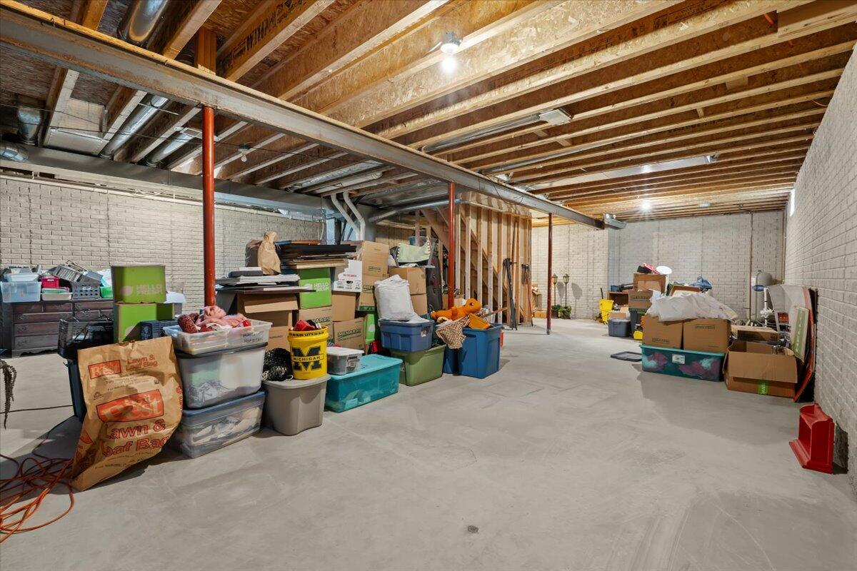 1075 Crystal Wood Drive Property Photo 46