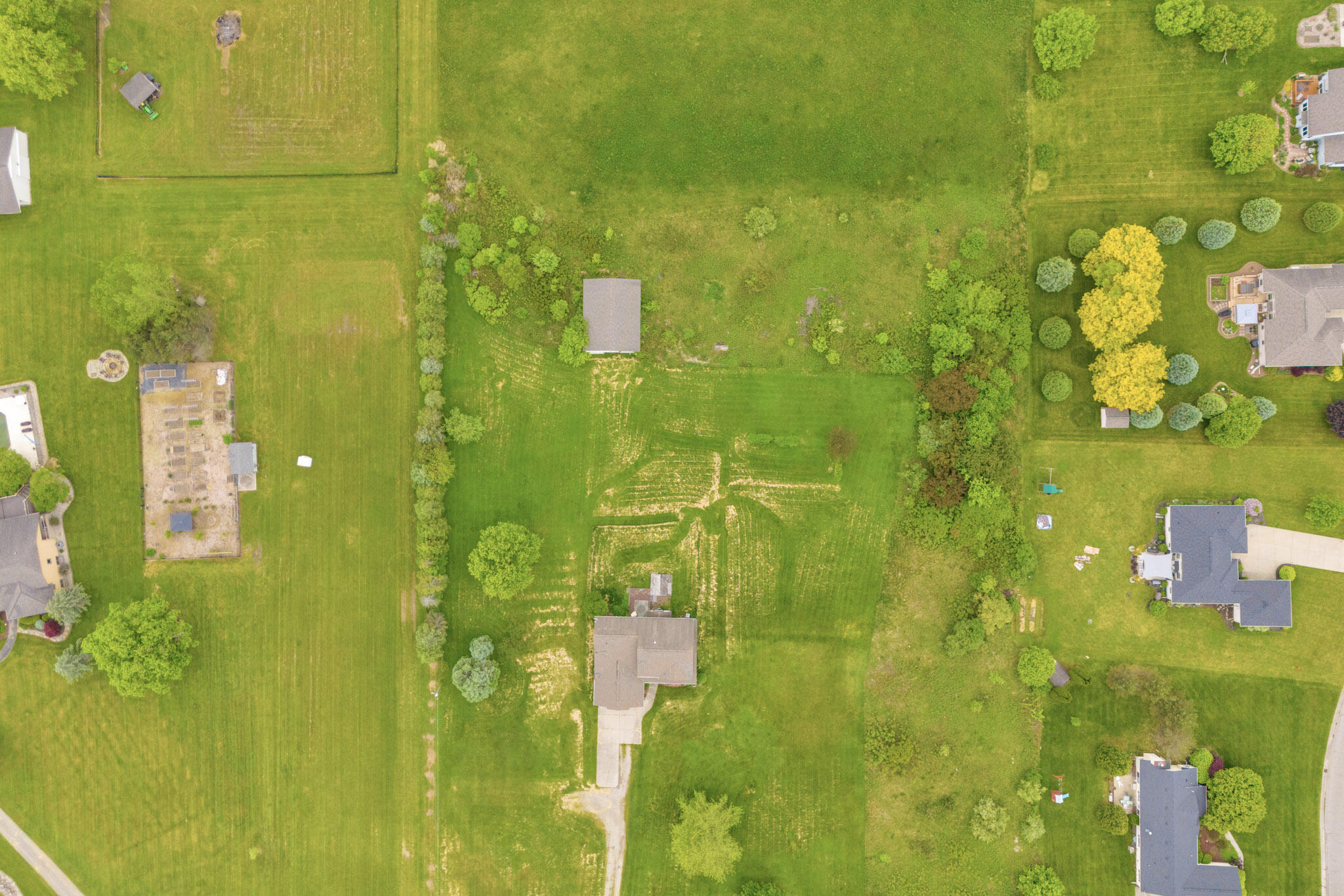 2045 E Bladwin Rd Road Property Photo 3