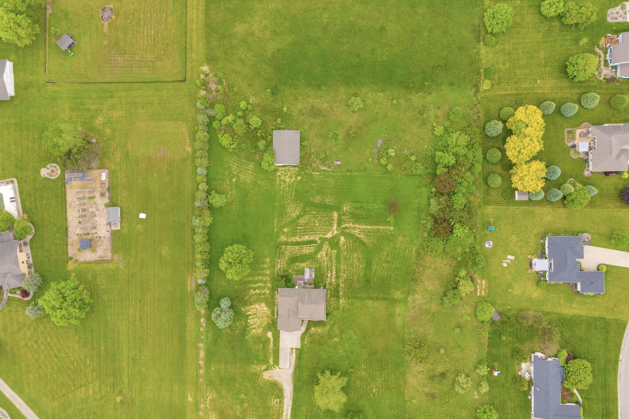 2045 E Bladwin Rd Road Property Photo 8