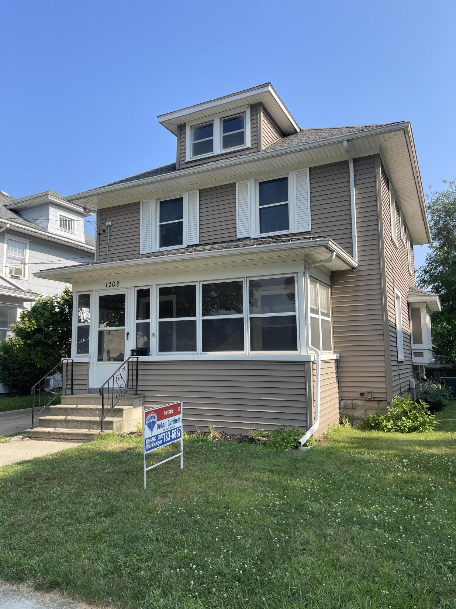 1208 Burr Street Property Photo 1