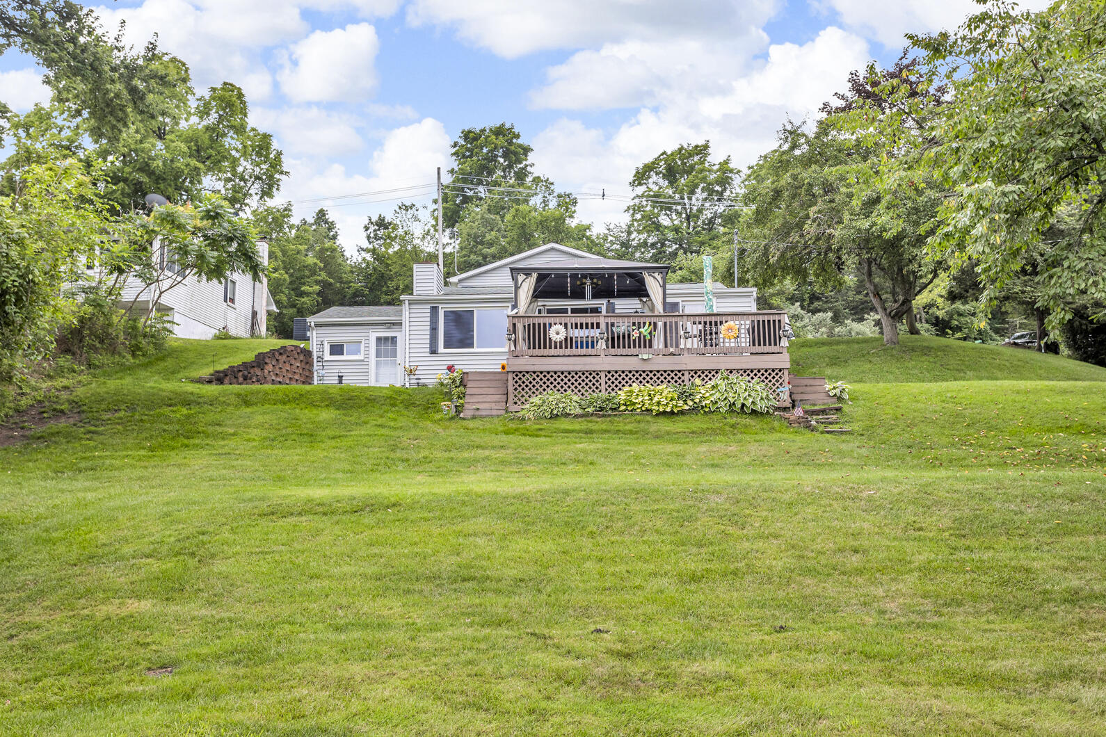 11585 Onsted Highway Property Photo 1