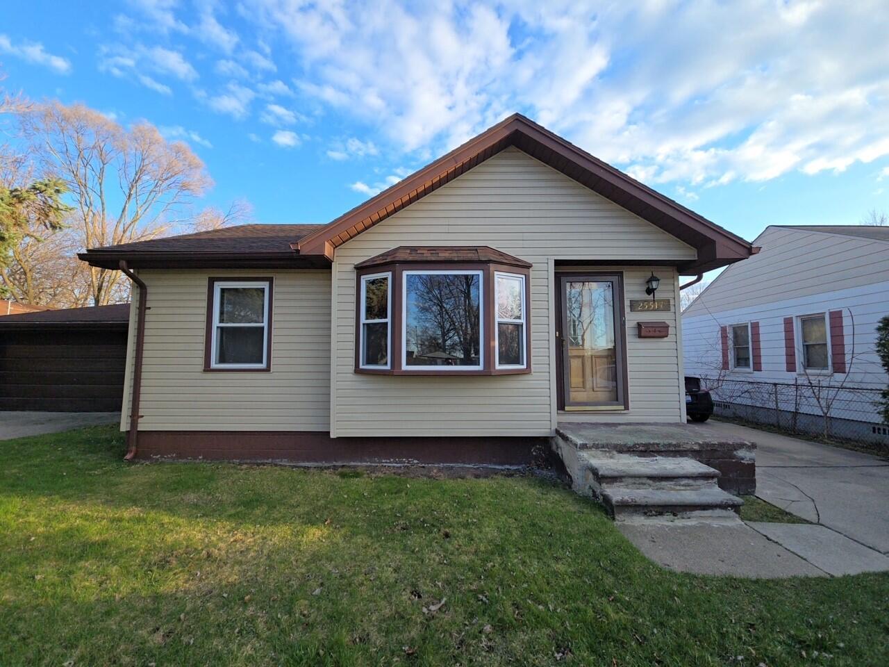 25517 Yale Street Property Photo 1
