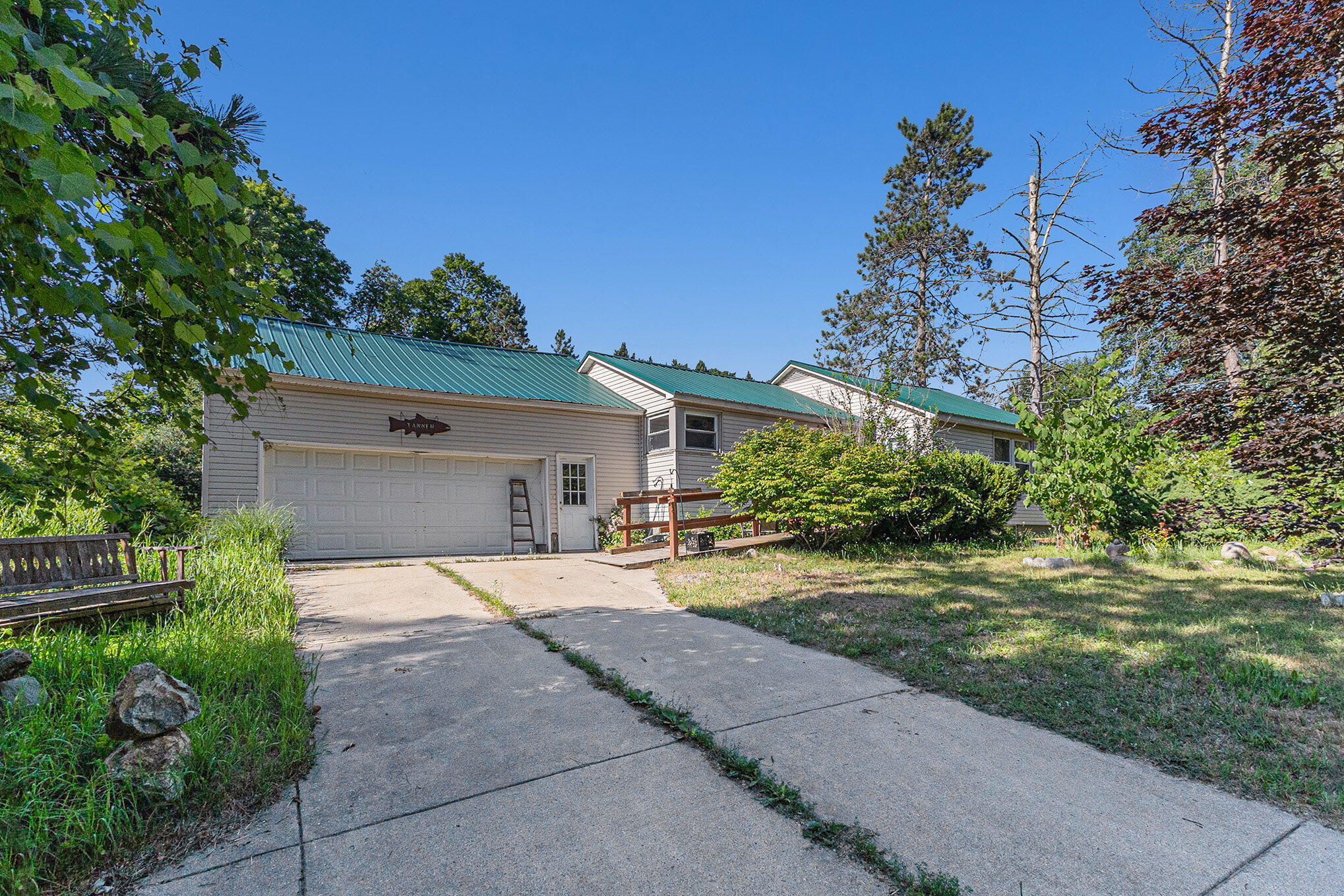 6111 W 11 Mile Road Property Photo 1