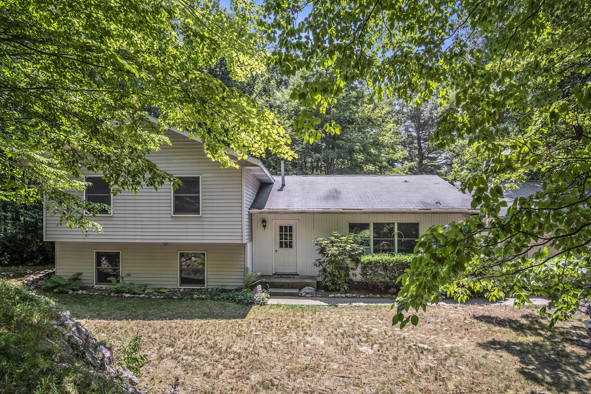 6767 Wildwood Court Property Photo 1