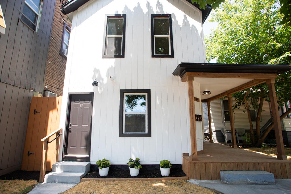 909 Bridge Street Nw Property Photo 1