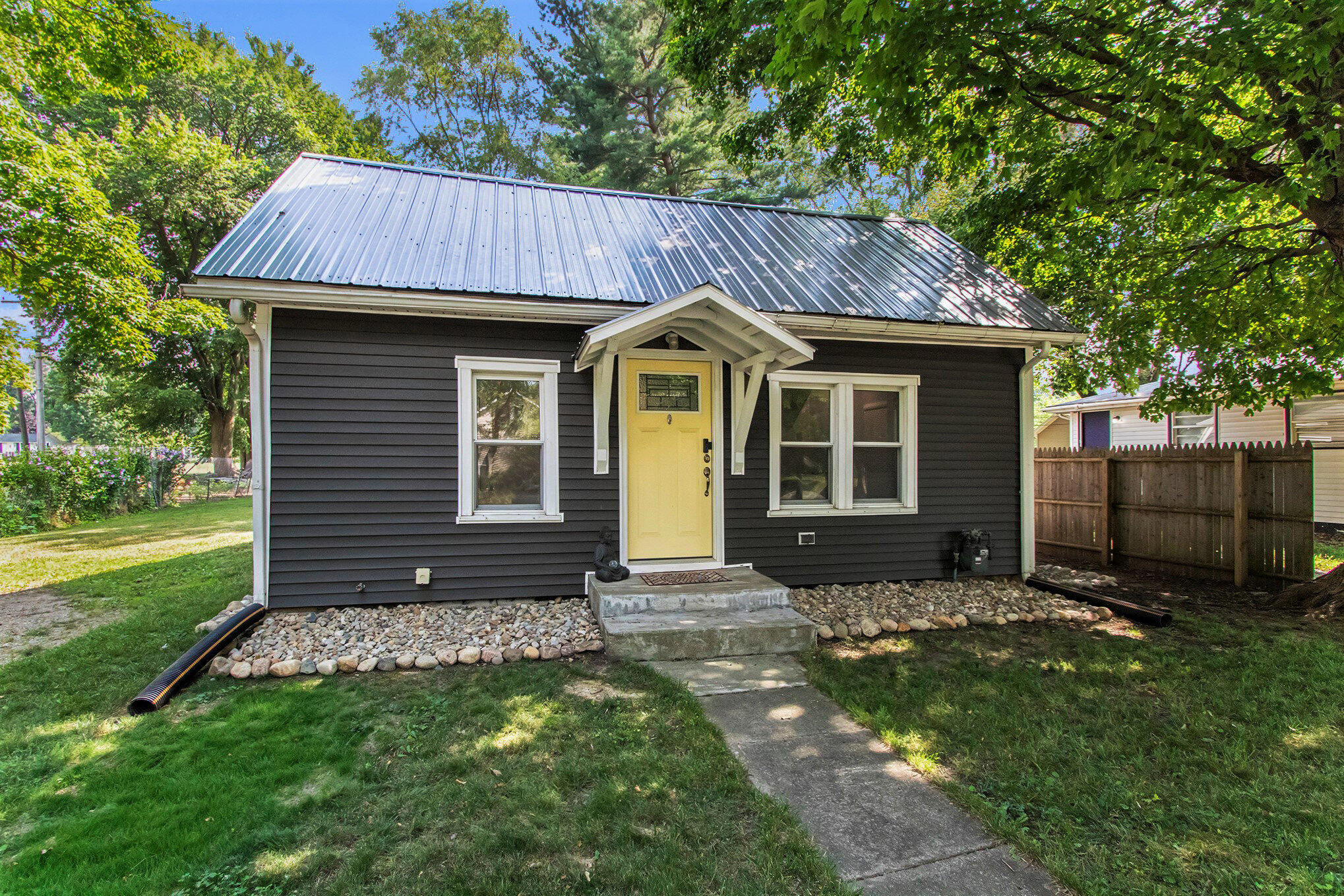 306 Arctic Street Property Photo 1