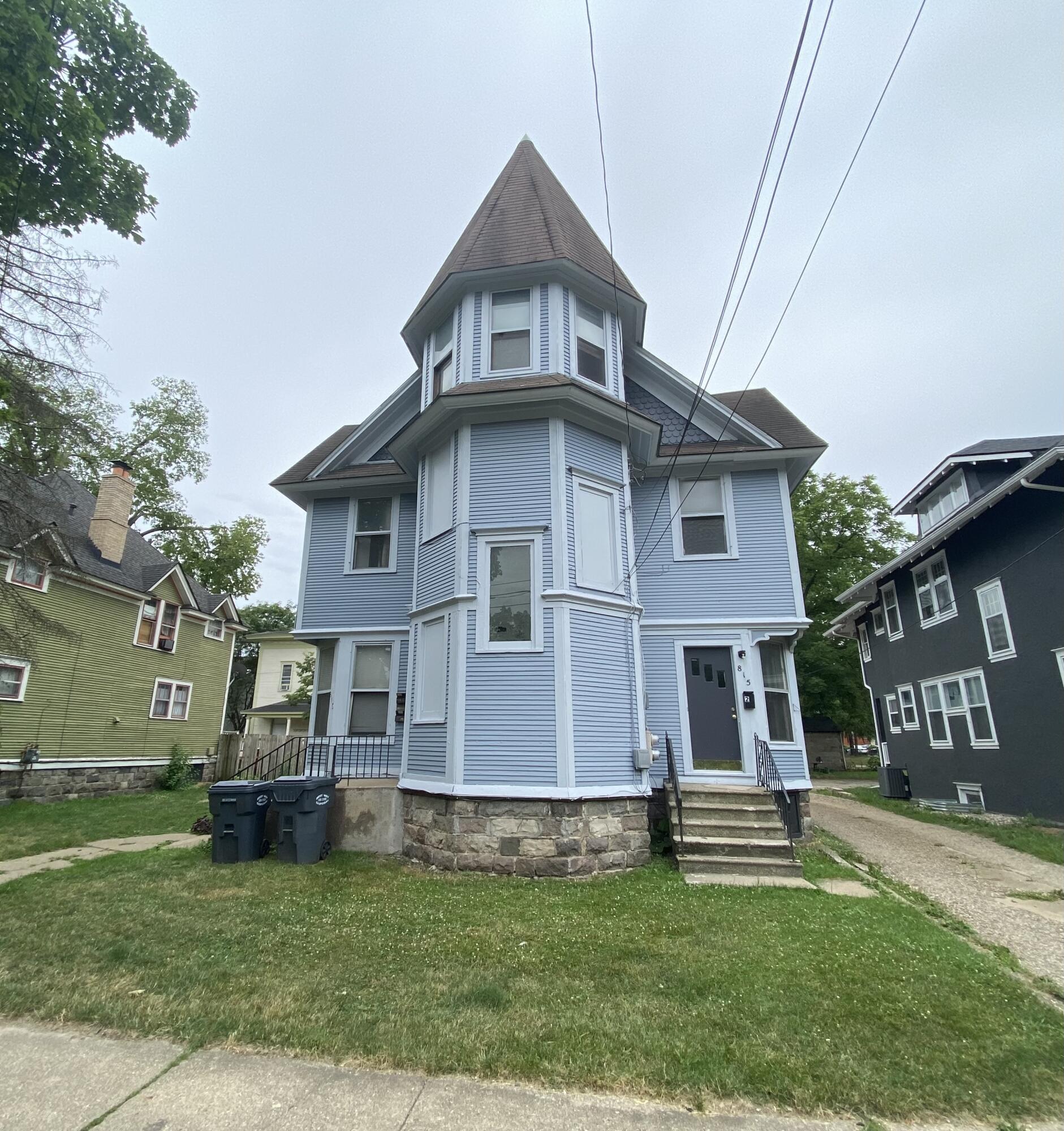 815 W Kalamazoo Avenue Property Photo 1