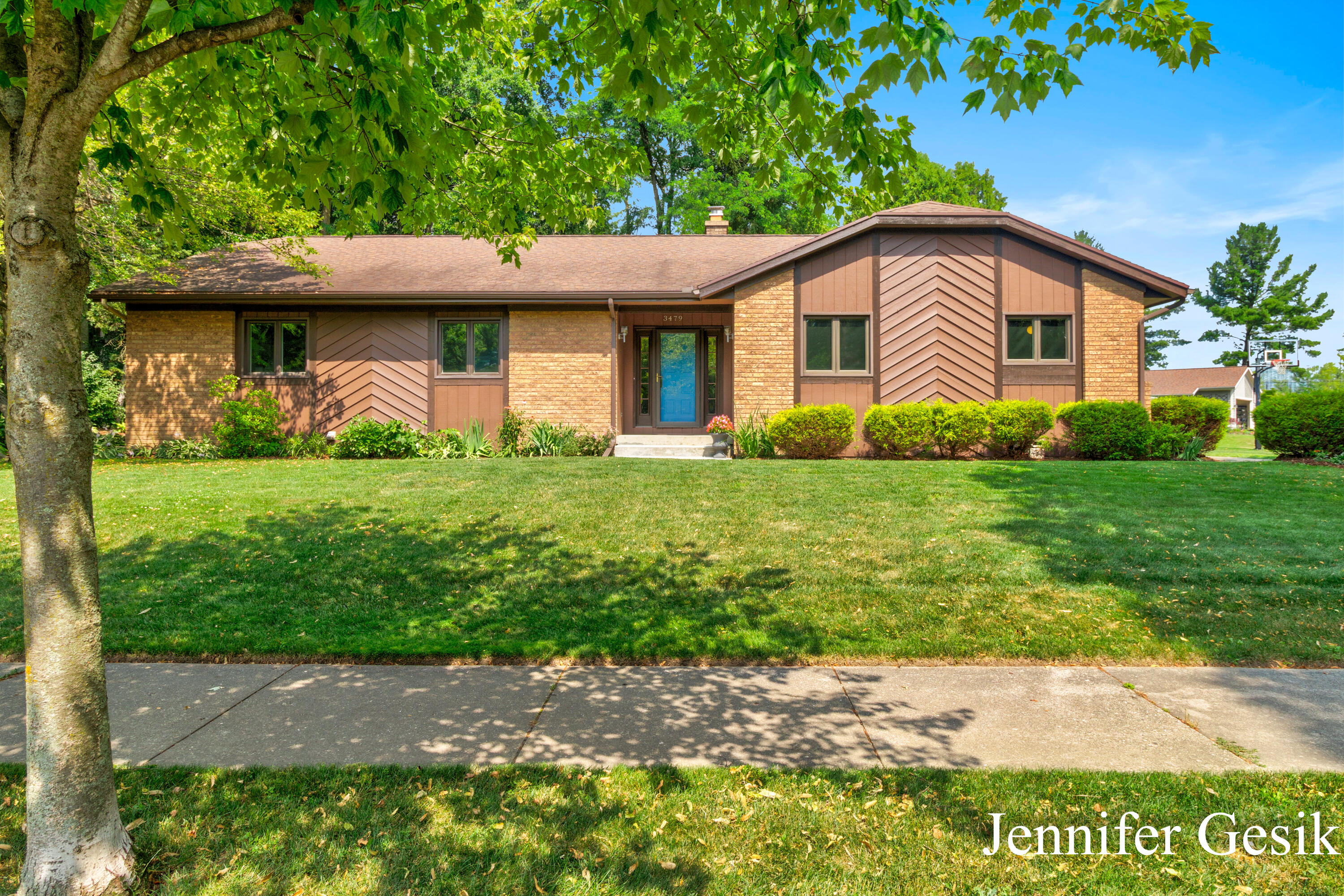 3479 Eastridge Court Ne Property Photo 1