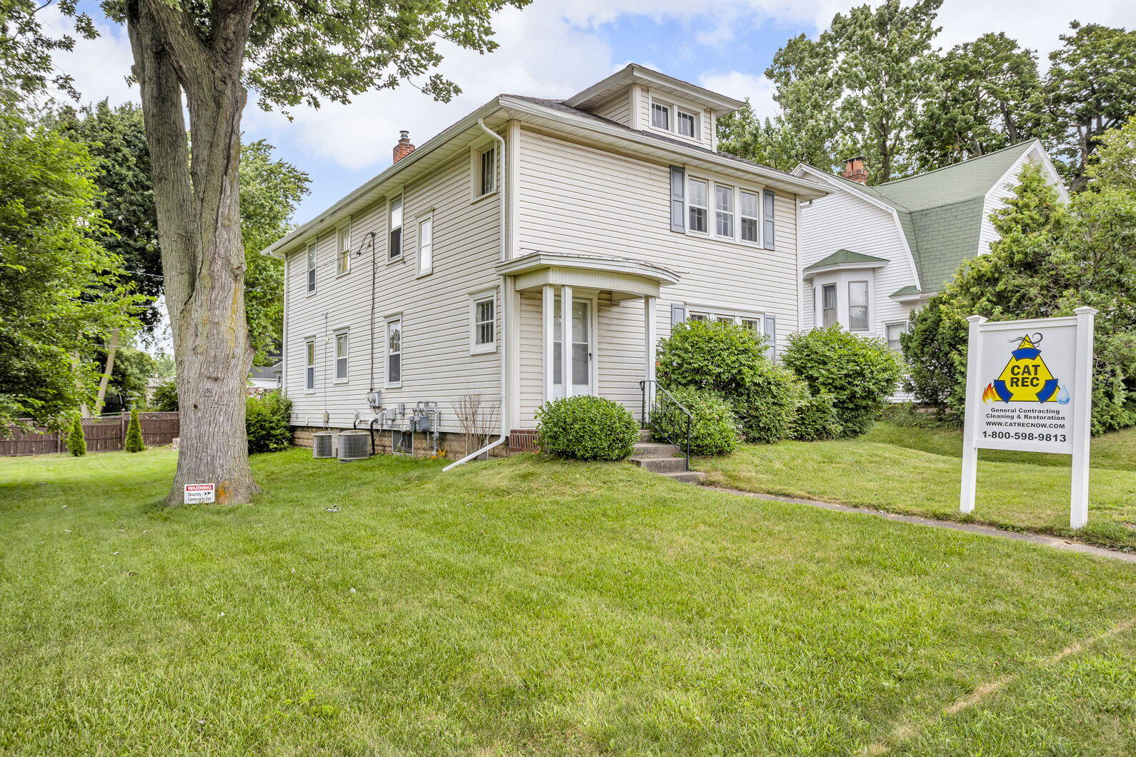 1004 W Michigan Avenue Property Photo 1